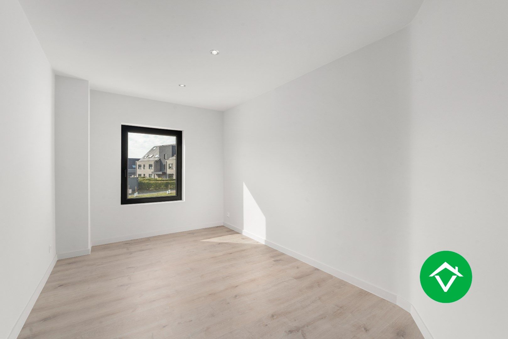 Volledig gerenoveerde gezinswoning met karakter in hartje Bredene-Dorp foto 11