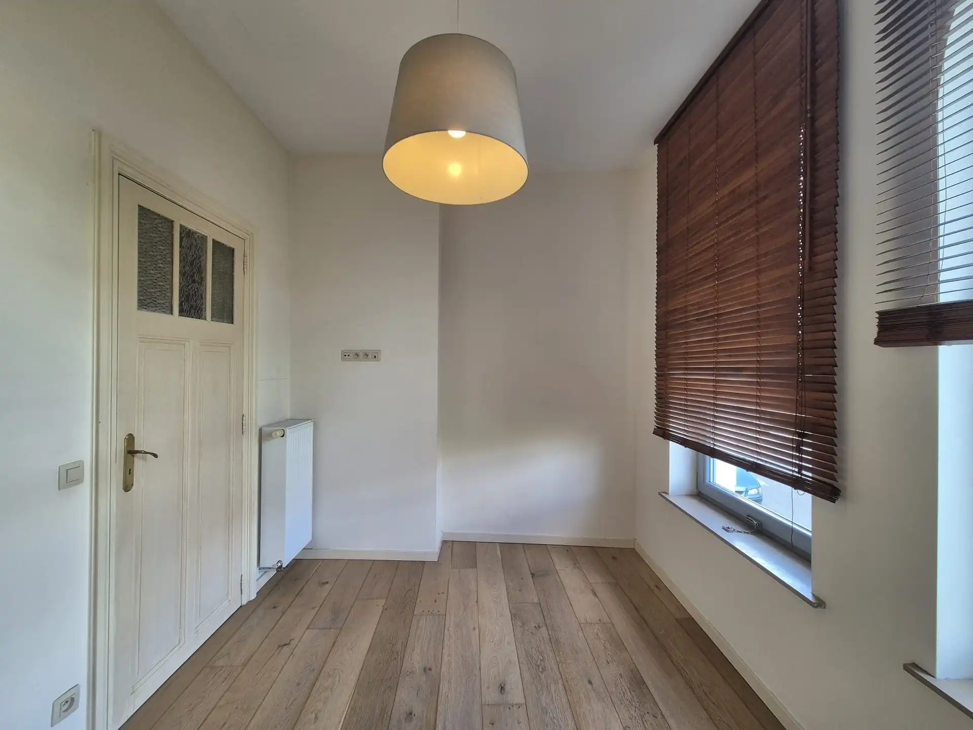 Verrassend ruim gelegen appartment met zicht op het water.  foto 17