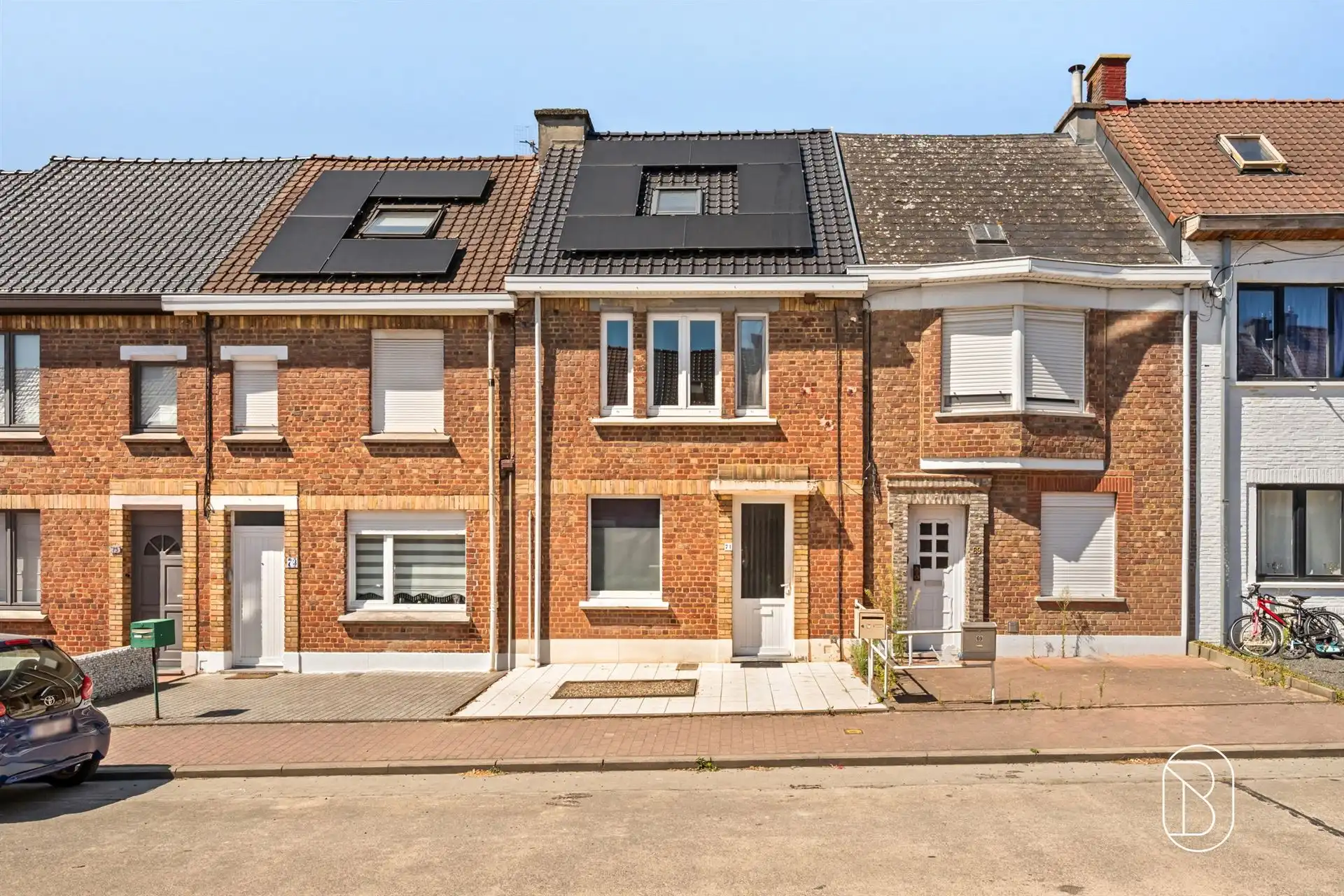 Rustig gelegen woning met 3 slk, bureau en tuin! foto {{pictureIndex}}