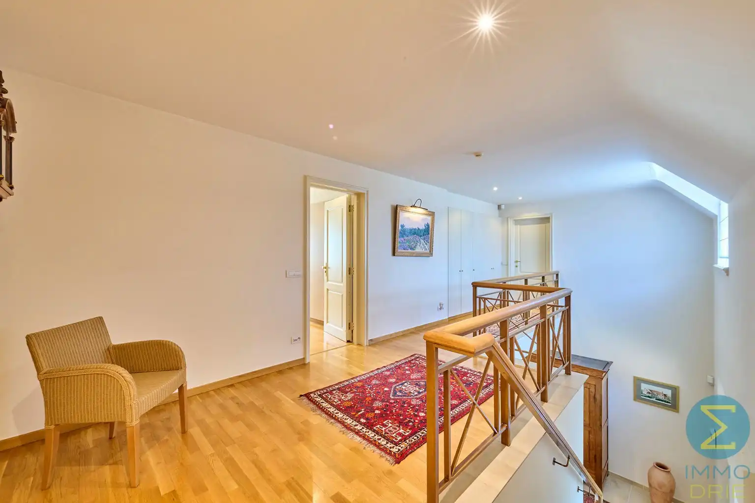 Exclusieve villa met bijgebouwen op 6.660m² grond foto 11