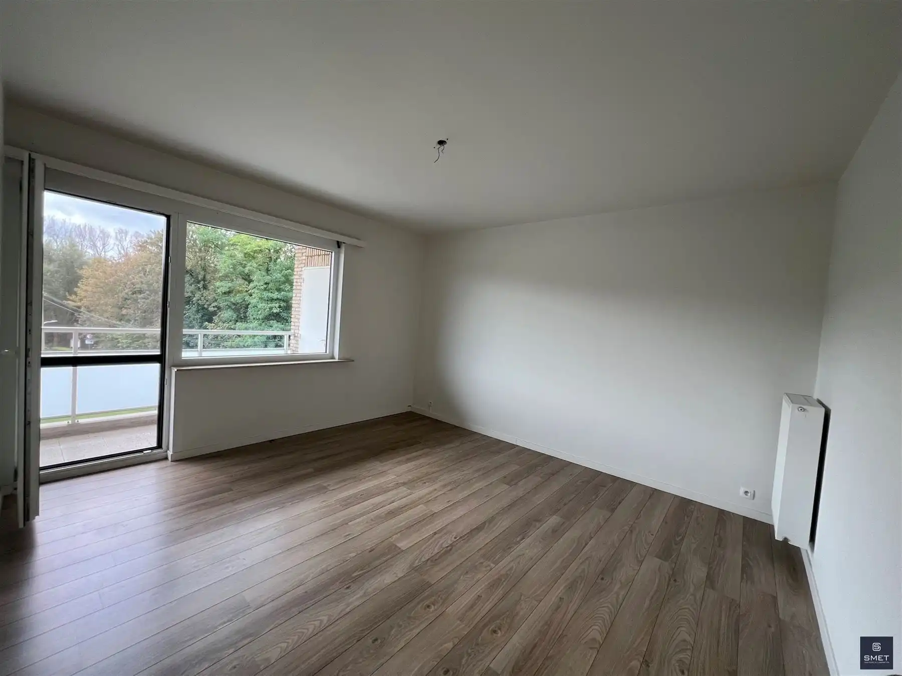 Gerenoveerd appt met 2 slpks, terras en garage foto 18