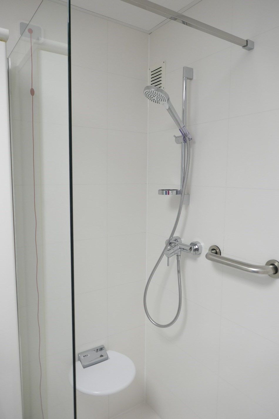 Gerenoveerde serviceflat op derde verdieping te midden het groen in Assebroek. foto 18