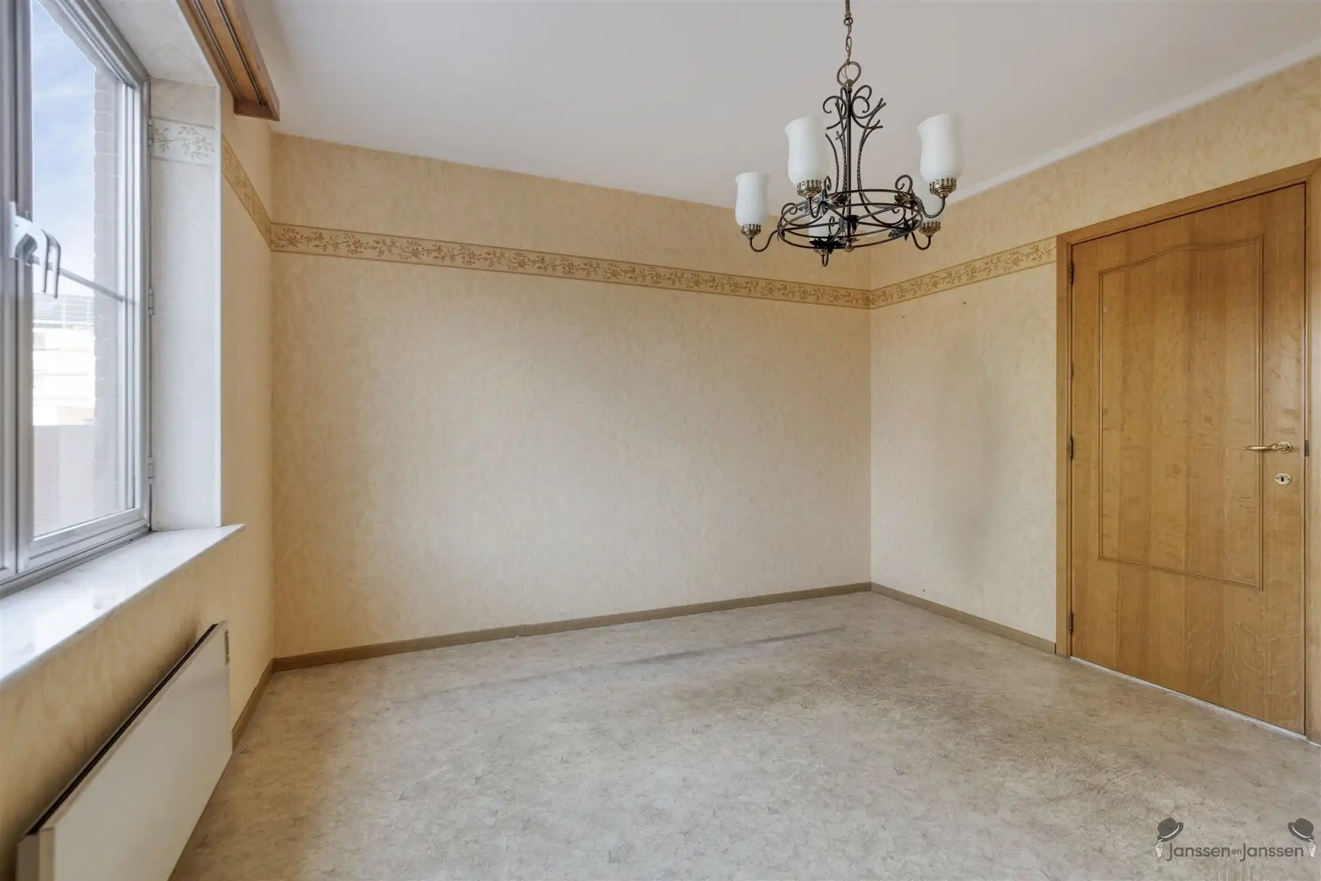 Lichtrijk 2-slaapkamerappartement met garagebox in het hart van Leopoldsburg! foto 21