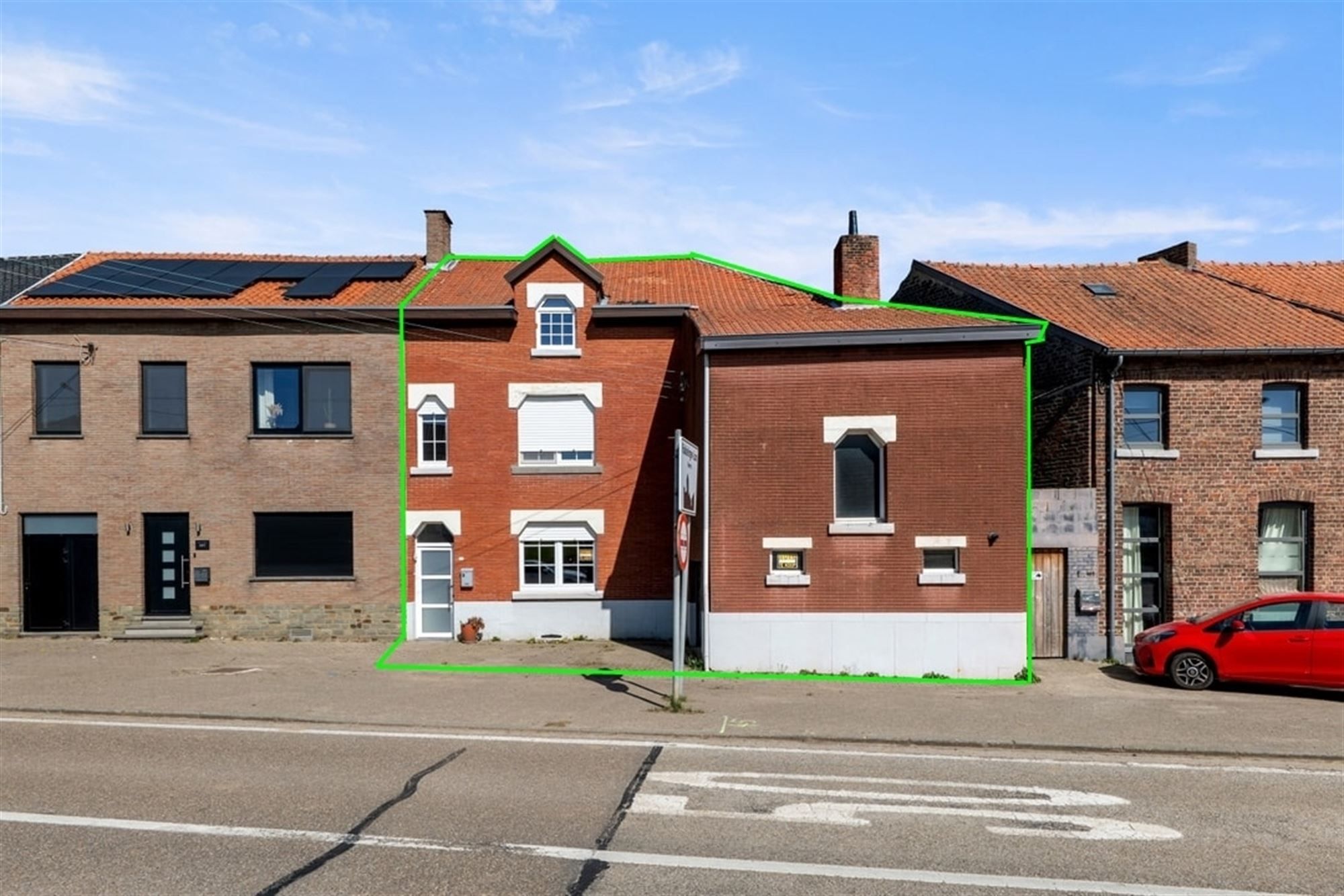 GEZELLIGE GEZINSWONING MET 3 SLKS EN EEN GARAGE IN HET LANDELIJKE HEERS foto 3