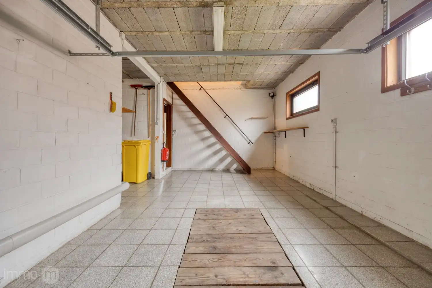 Uitstekend onderhouden open bebouwing met zonnepanelen en 3 tot 5 slaapkamers op prachtig perceel van 55a43ca foto 22