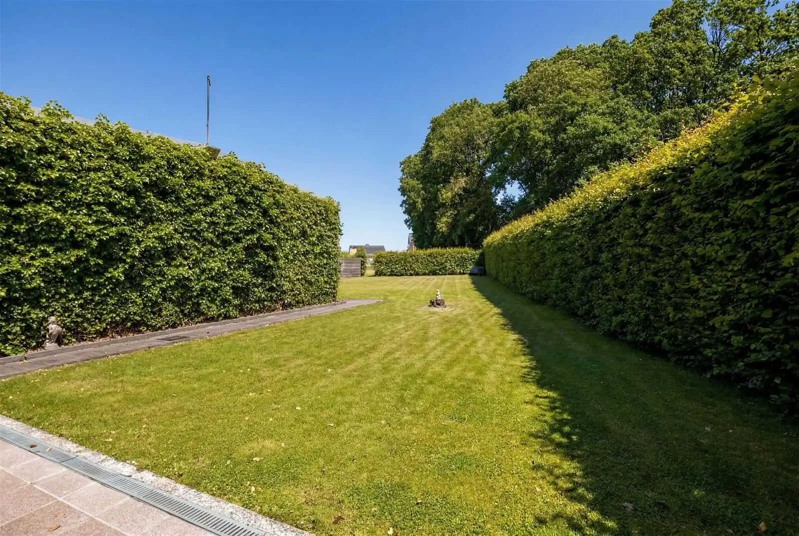 INSTAPKLARE VILLA MET LOODS TE ZWALM foto 11