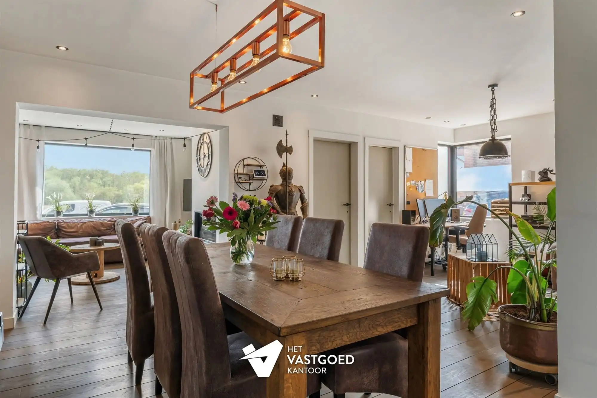 STIJLVOLLE GERENOVEERDE WONING GELEGEN OP EEN MOOI UITGESTREKT PERCEEL VAN 11A 64CA TE BEVERLO foto 3