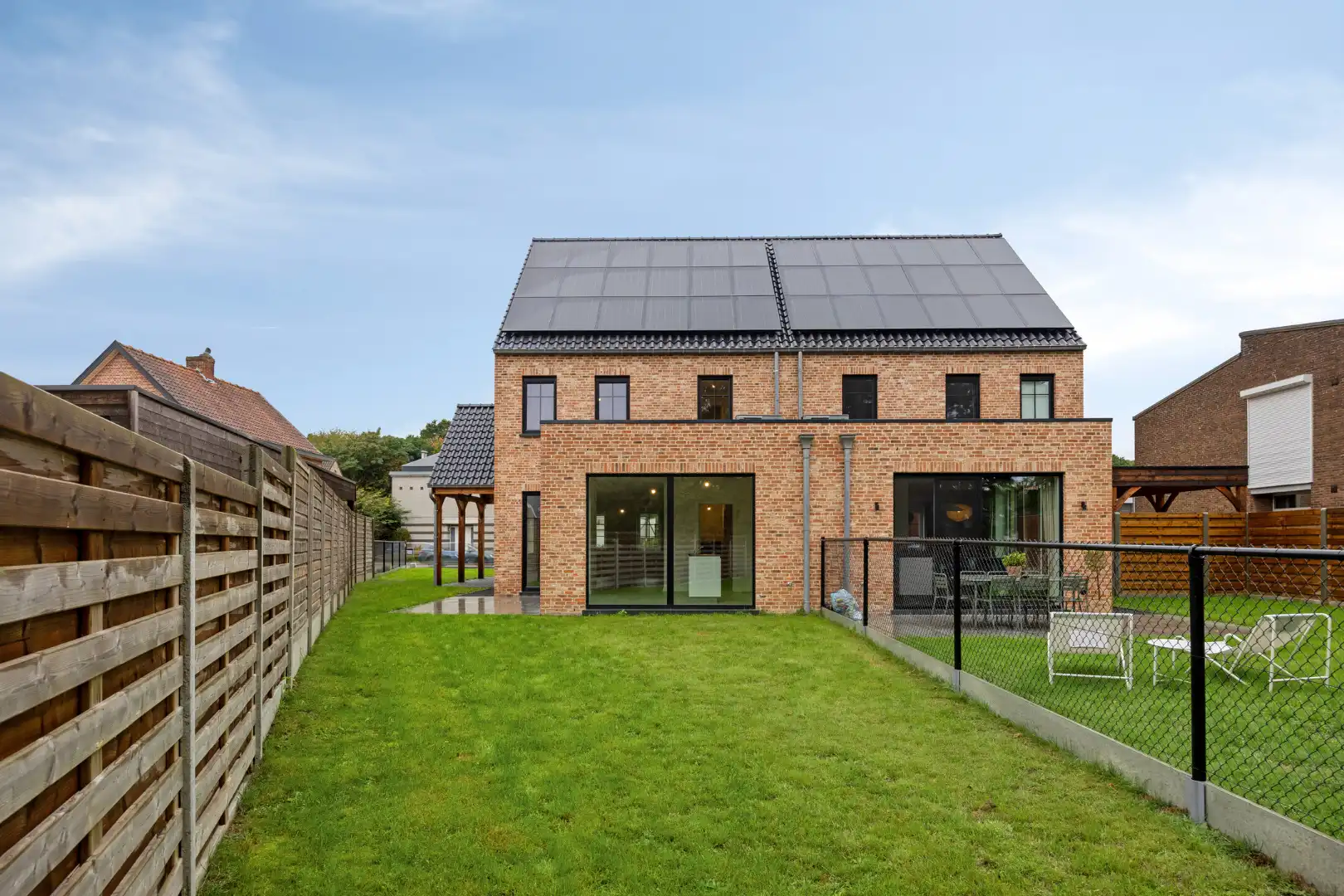 Kwalitatief afgewerkte en ruime nieuwbouw (HOB) met 3 ruime slpks op 412 m² te Olen ! foto 2