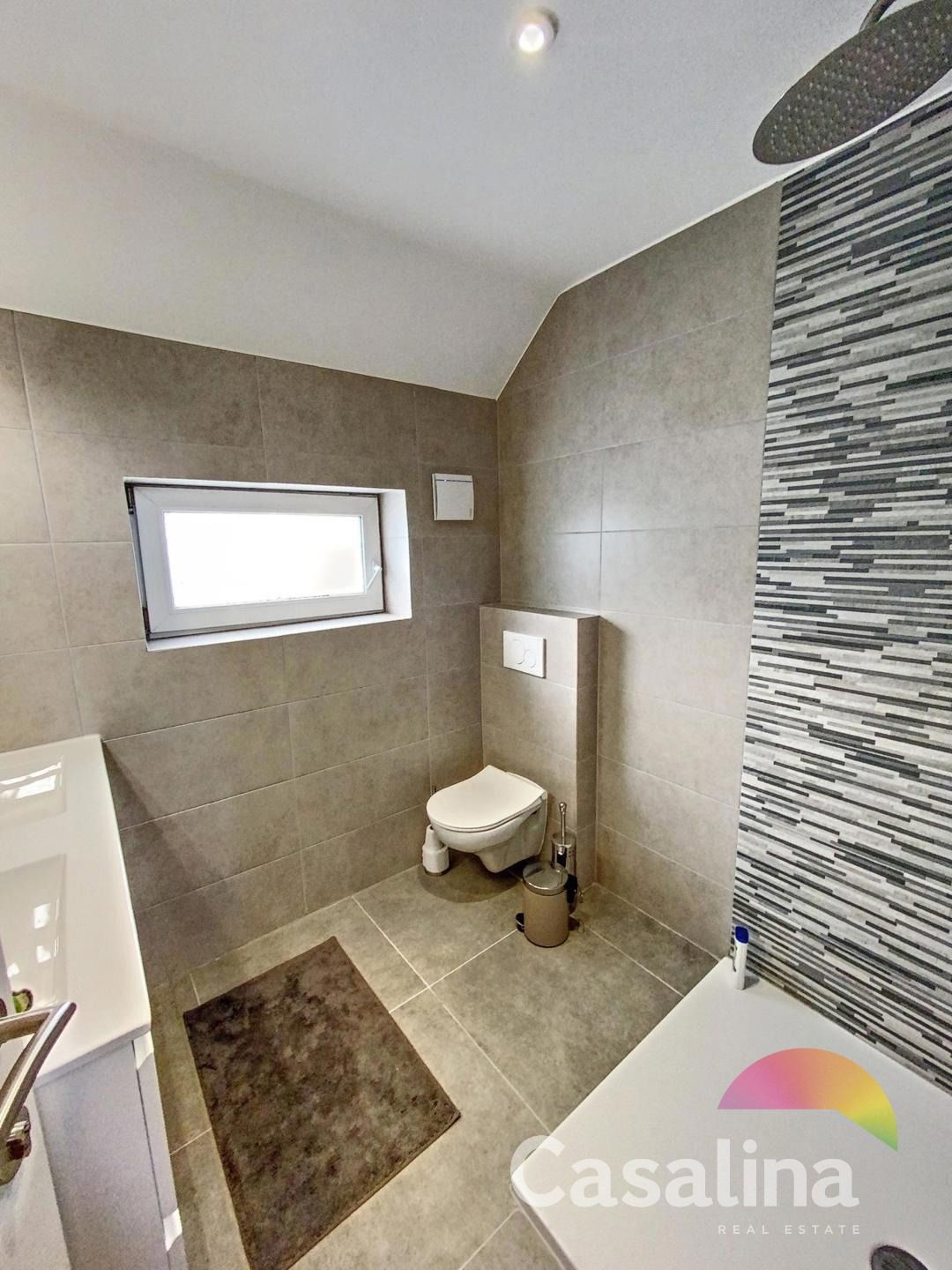 Opbrengsteigendom, Europese wijk, Triplex met commerciële gelijkvloers foto 16