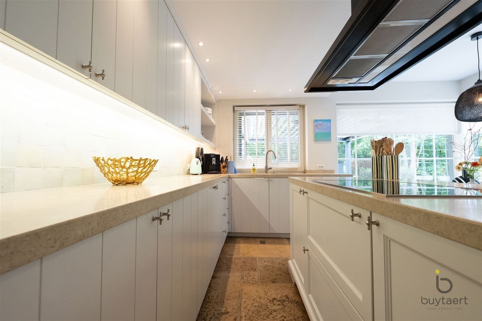 EXCLUSIEF: stijlvolle villa met een tijdloze inrichting op een toplocatie te Schilde! foto 30