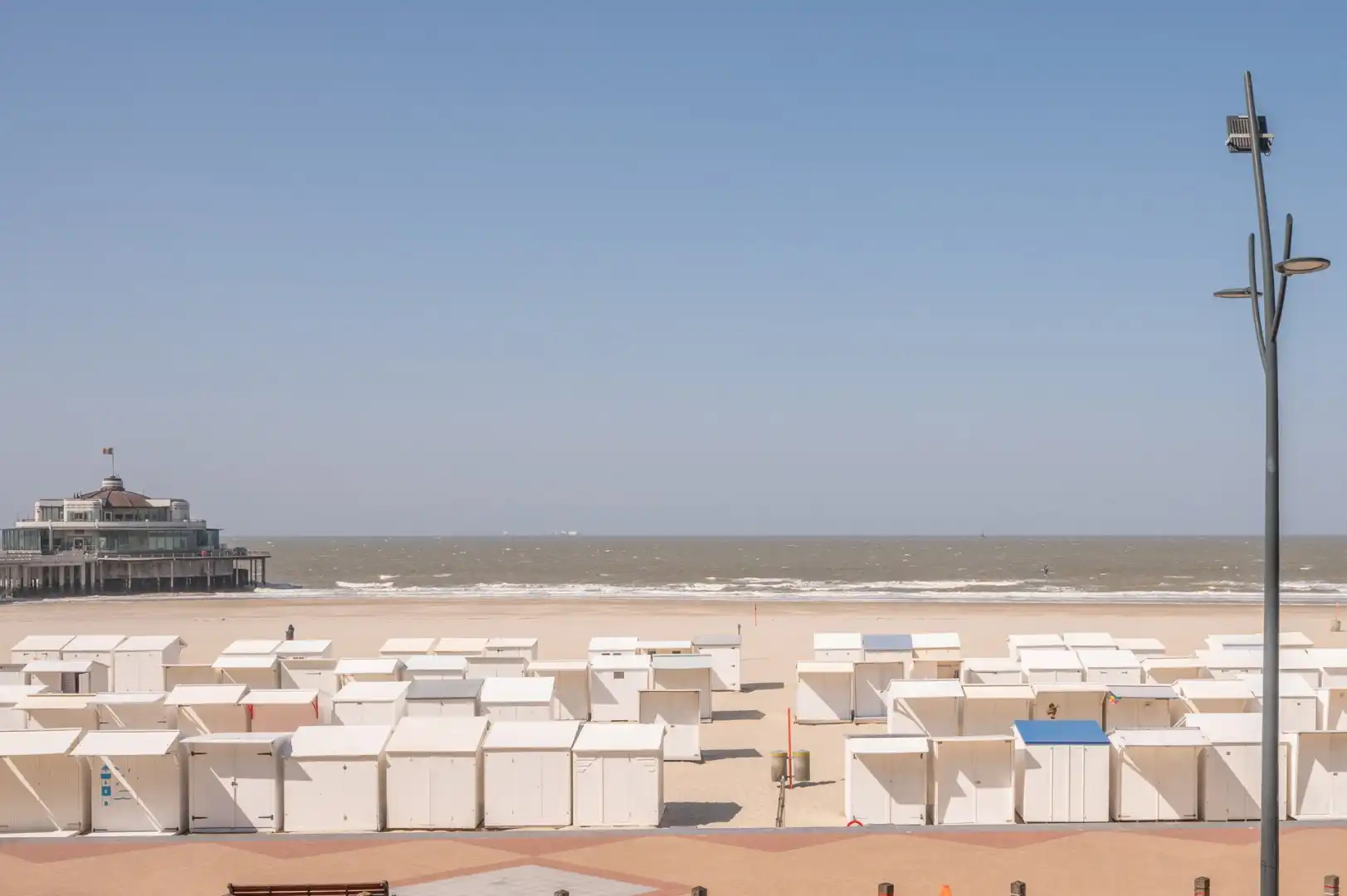 Volledig gerenoveerd appartement met FRONTAAL ZEEZICHT foto 26