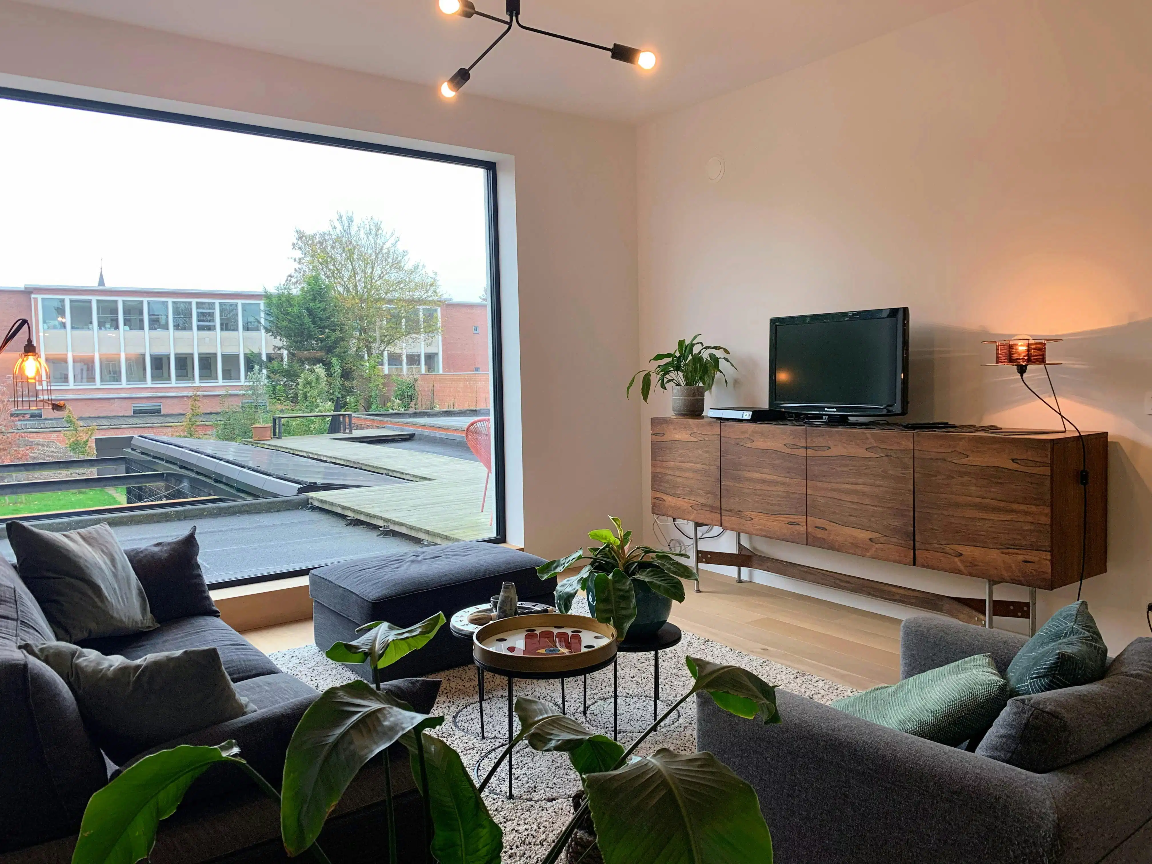 Prachtig gerenoveerde herenwoning te koop met uitweg  foto 8