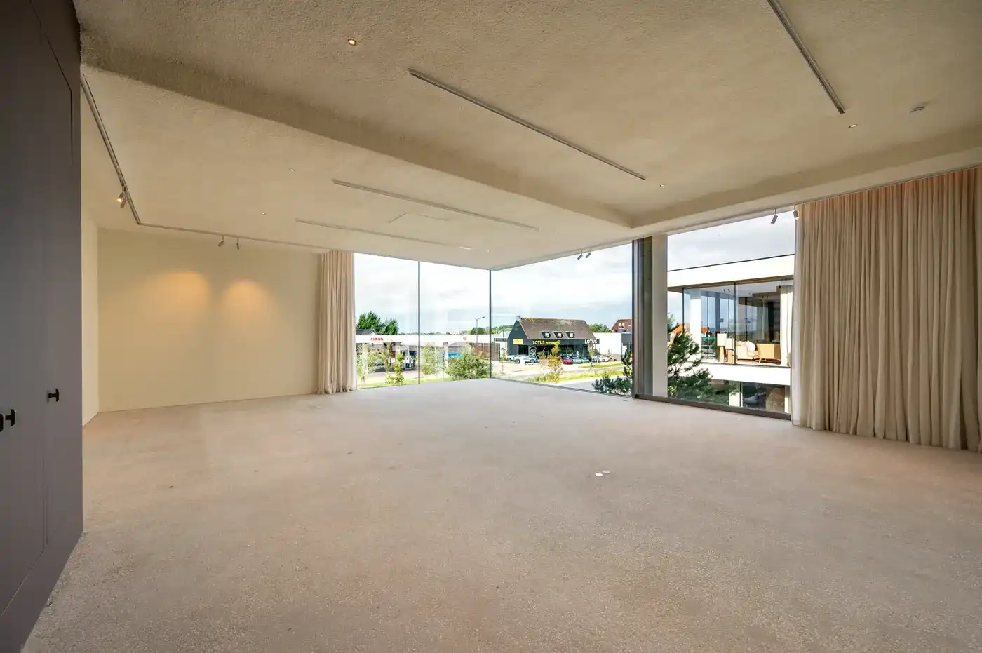 Kantoorruimte van ca. 145 m² te huur – professionele en gedeelde kantooromgeving foto 2