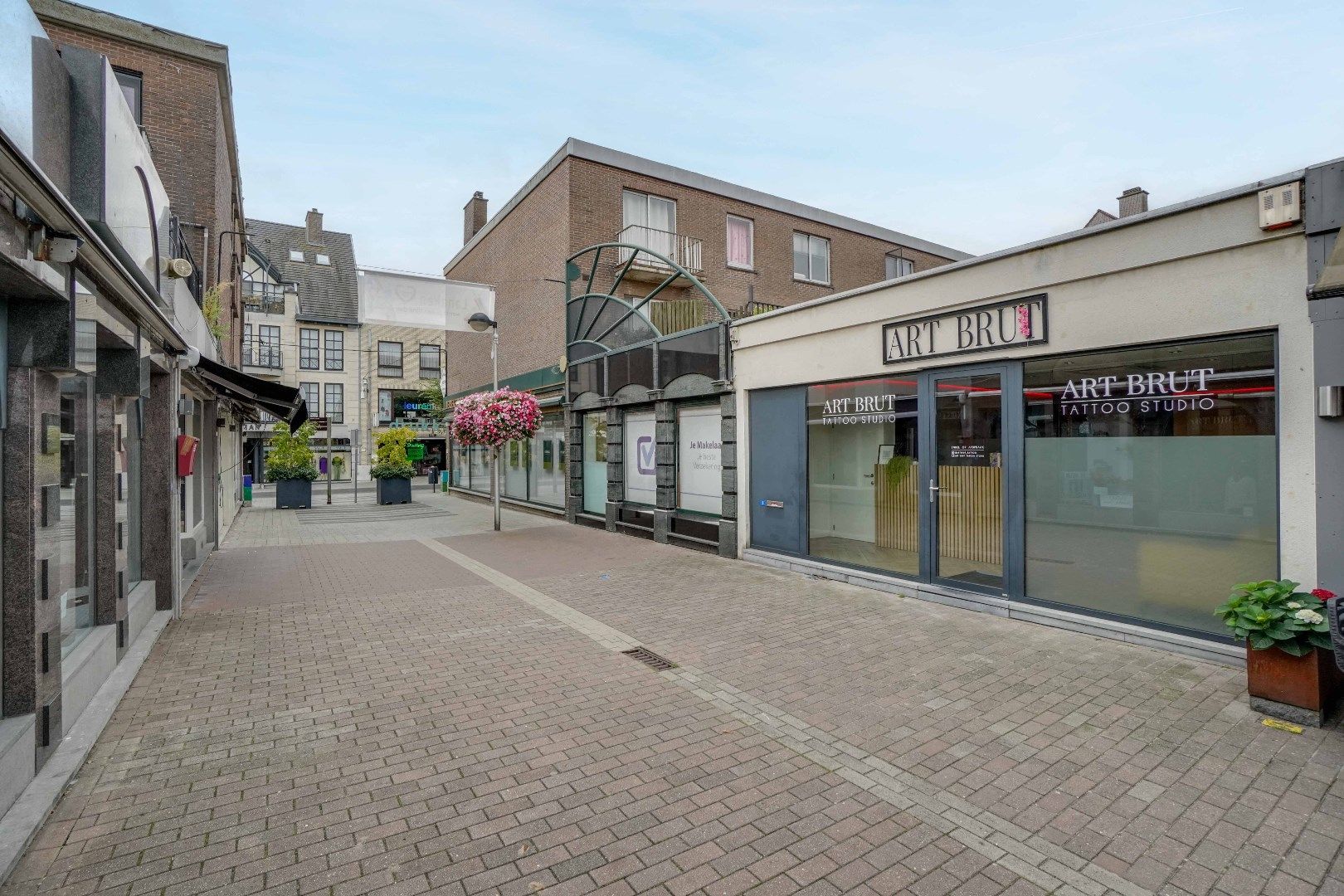 AFGEWERKT HANDELSPAND IN HET HARTJE VAN LANAKEN OP DE WINKELSTRAAT ! foto 4