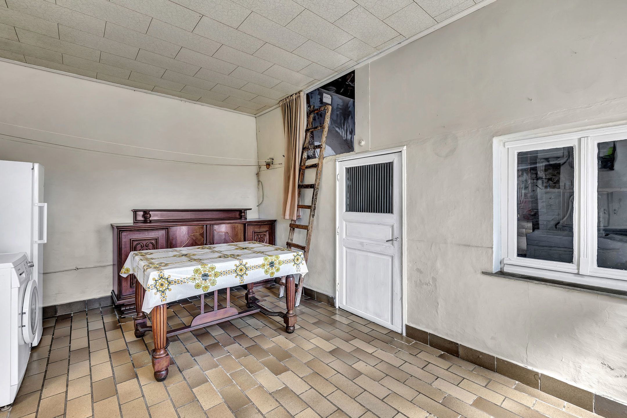 Te renoveren woning met naastliggende grond foto 19