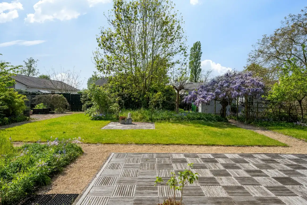 Ruime en degelijke open woning met inpandige garage en gezellige zuidwest georiënteerde tuin op een rustige locatie nabij het centrum van Lochristi! foto 29