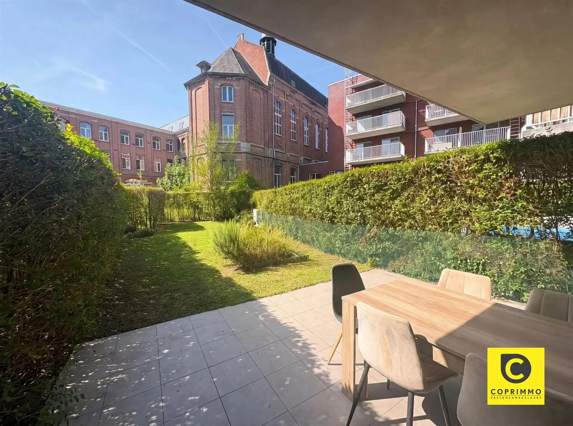 Appartement foto {{pictureIndex}}
