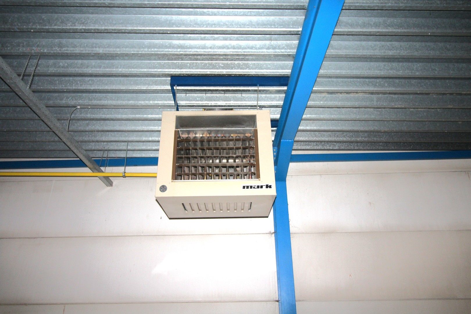 te huur Maldegem – magazijn of atelier van ca.420m². Uitstekende ligging. foto 3