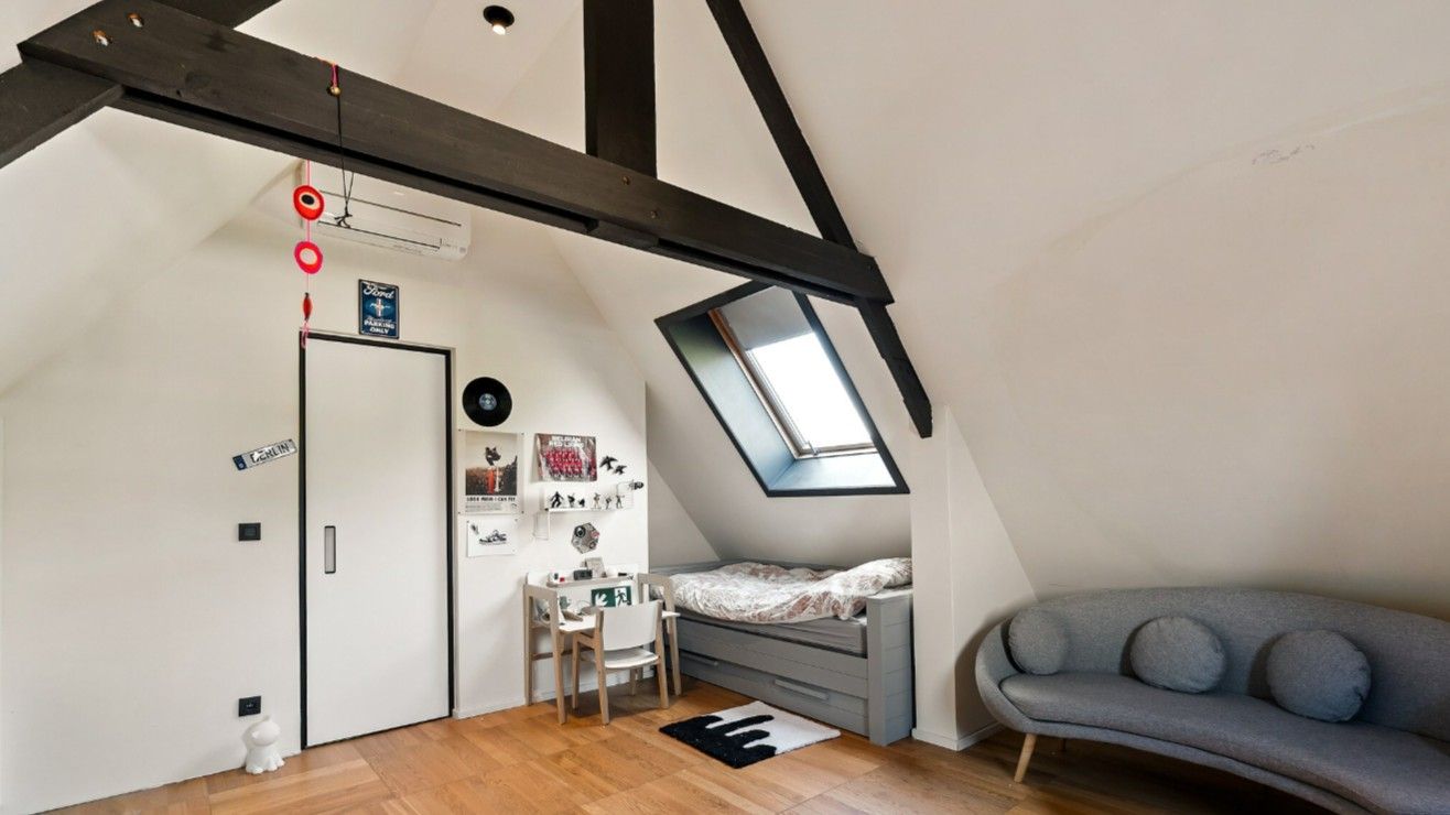 UNIEKE HIGH-END TOTAAL GERENOVEERDE WONING HARTJE HERZELE foto 25