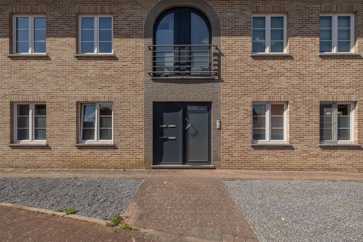 Royale duplex met terras en garage foto 32