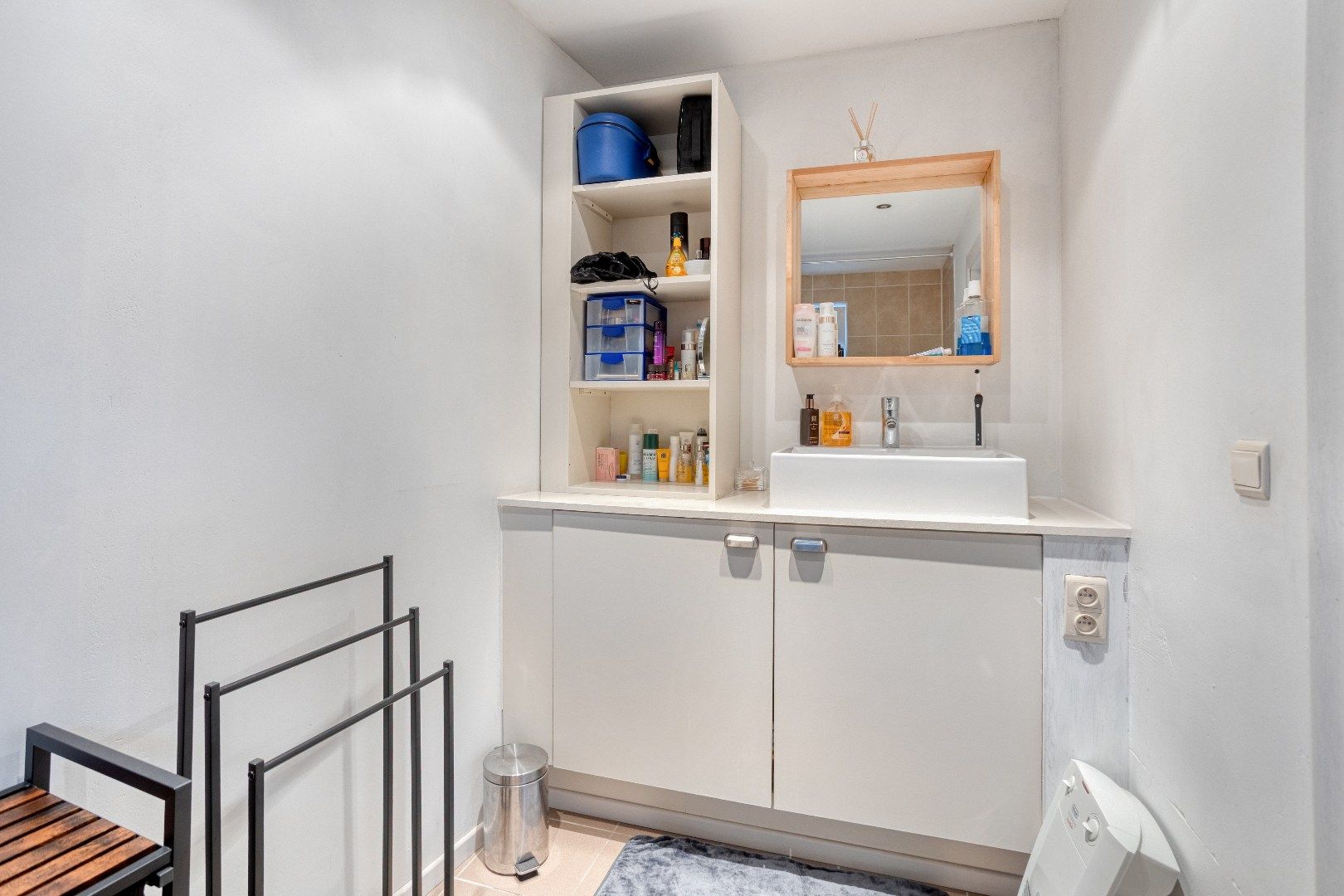 Gelijkvloersapp. (91m²) te huur in Halle, met 1 slpk en koer foto 17