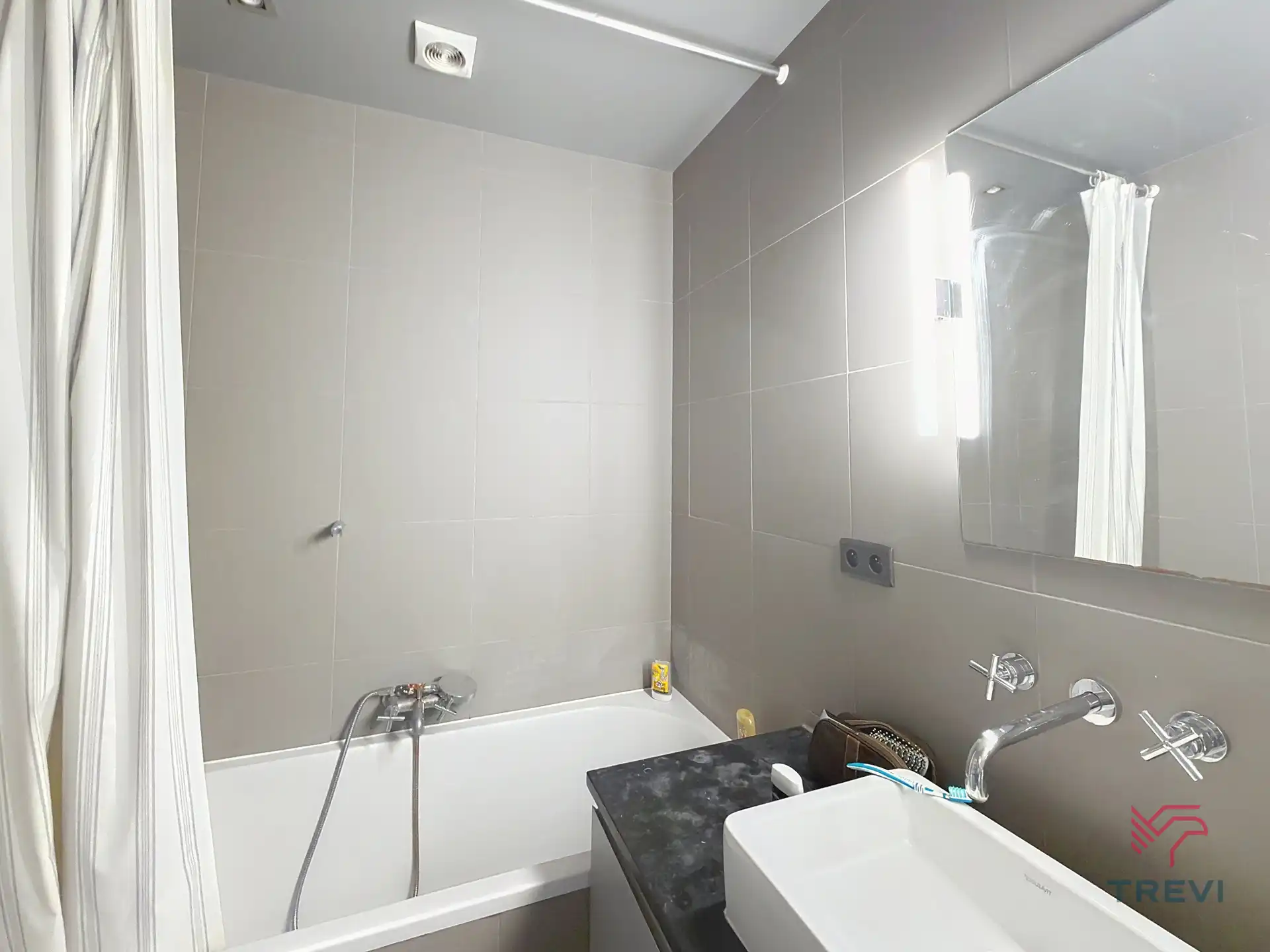 2 slaapkamer appartement in het centrum van Brussel foto 14