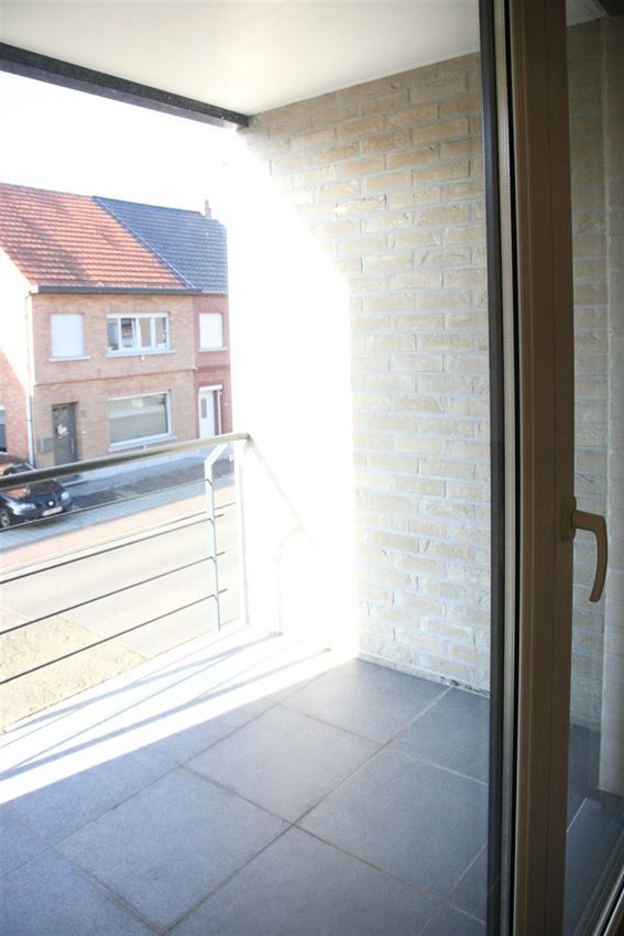 Duplex met 2 slpk., groot terras en twee autostplts  foto 9