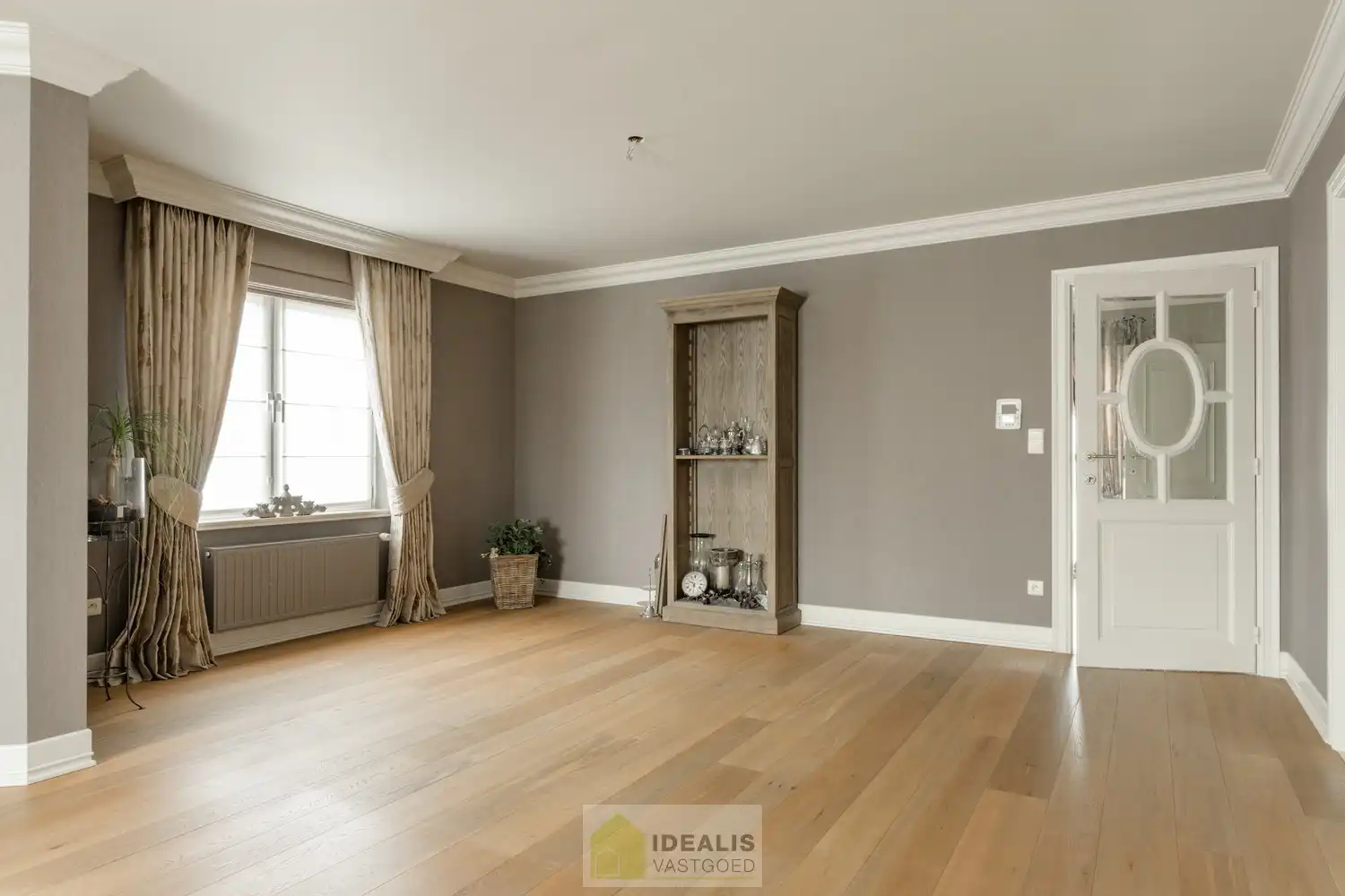 INSTAPKLARE HANDELSRUIMTE VAN MAAR LIEFST +- 410M² MET RIANTE WONING OP SCHITTERENDE COMMERCIËLE ZICHTLOCATIE!! foto 47