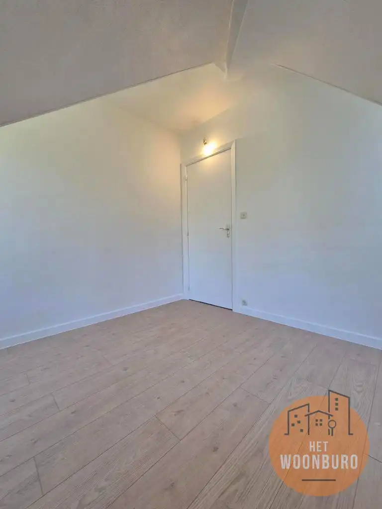 Appartement 2e verd. met 2 slpks, kelder en autostaanplaats foto 14