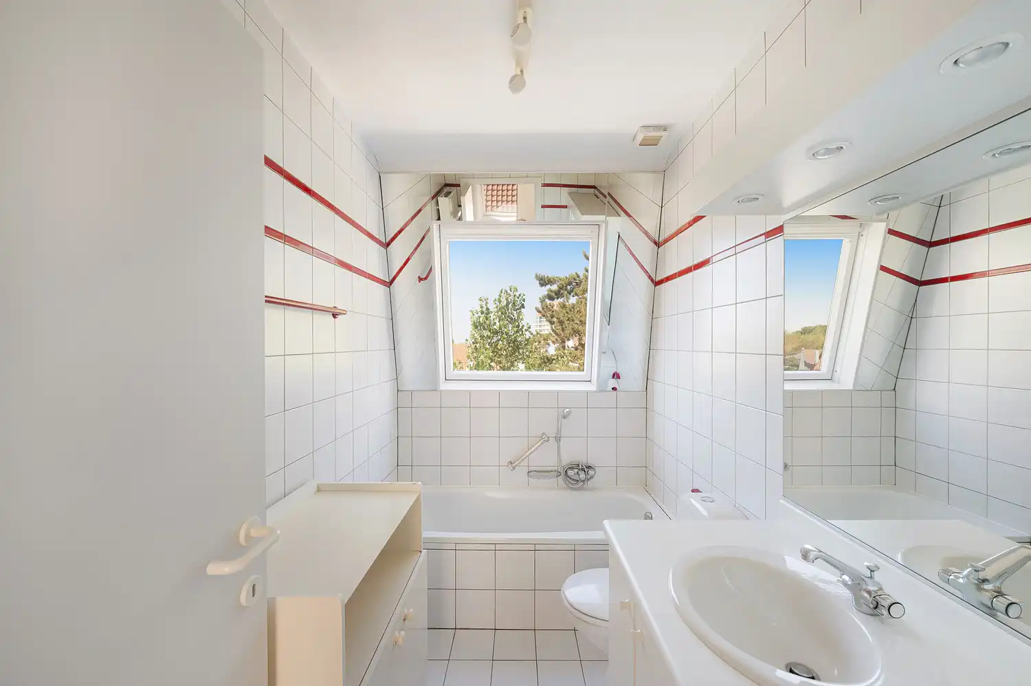 Karaktervolle alleenstaande villa op slechts 200 meter van het strand foto 23