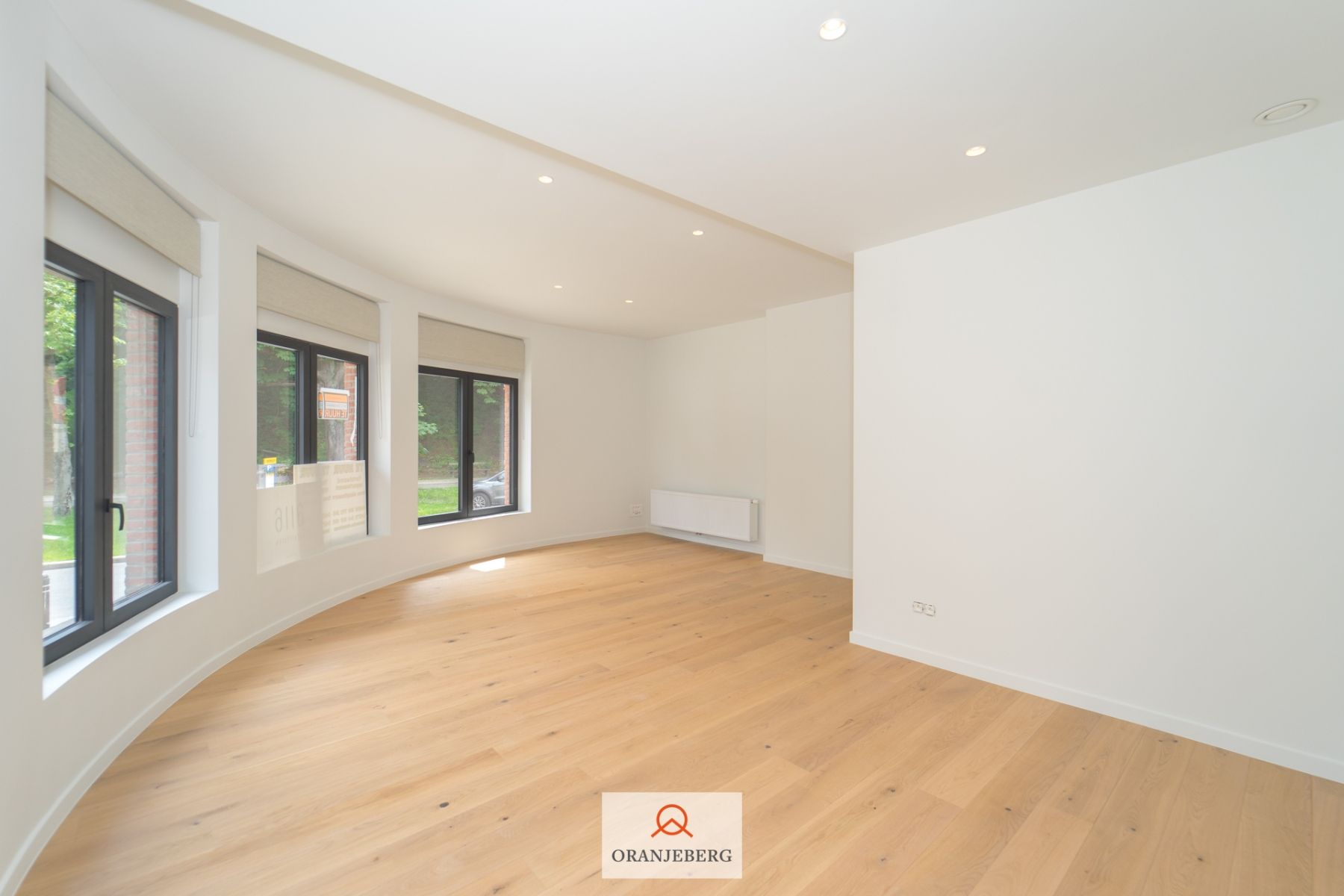 Gerenoveerd ruim duplex appartement met 2 slpk's foto 15