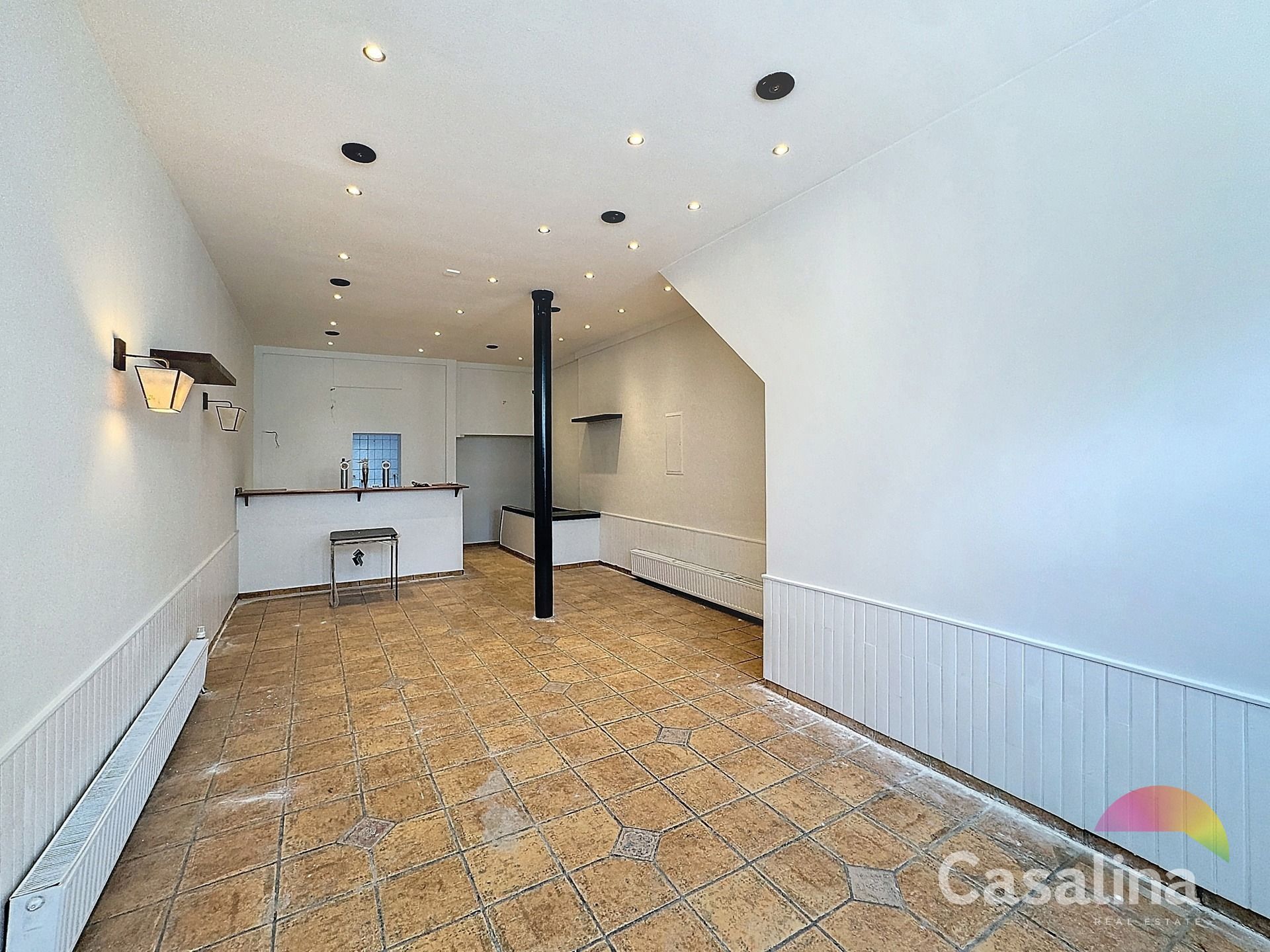 Opbrengsteigendom, Europese wijk, Triplex met commerciële gelijkvloers foto 19
