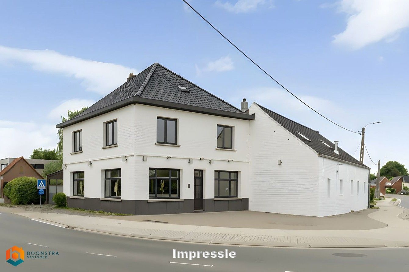 Handelspand met feestzaal en woonst op toplocatie foto {{pictureIndex}}