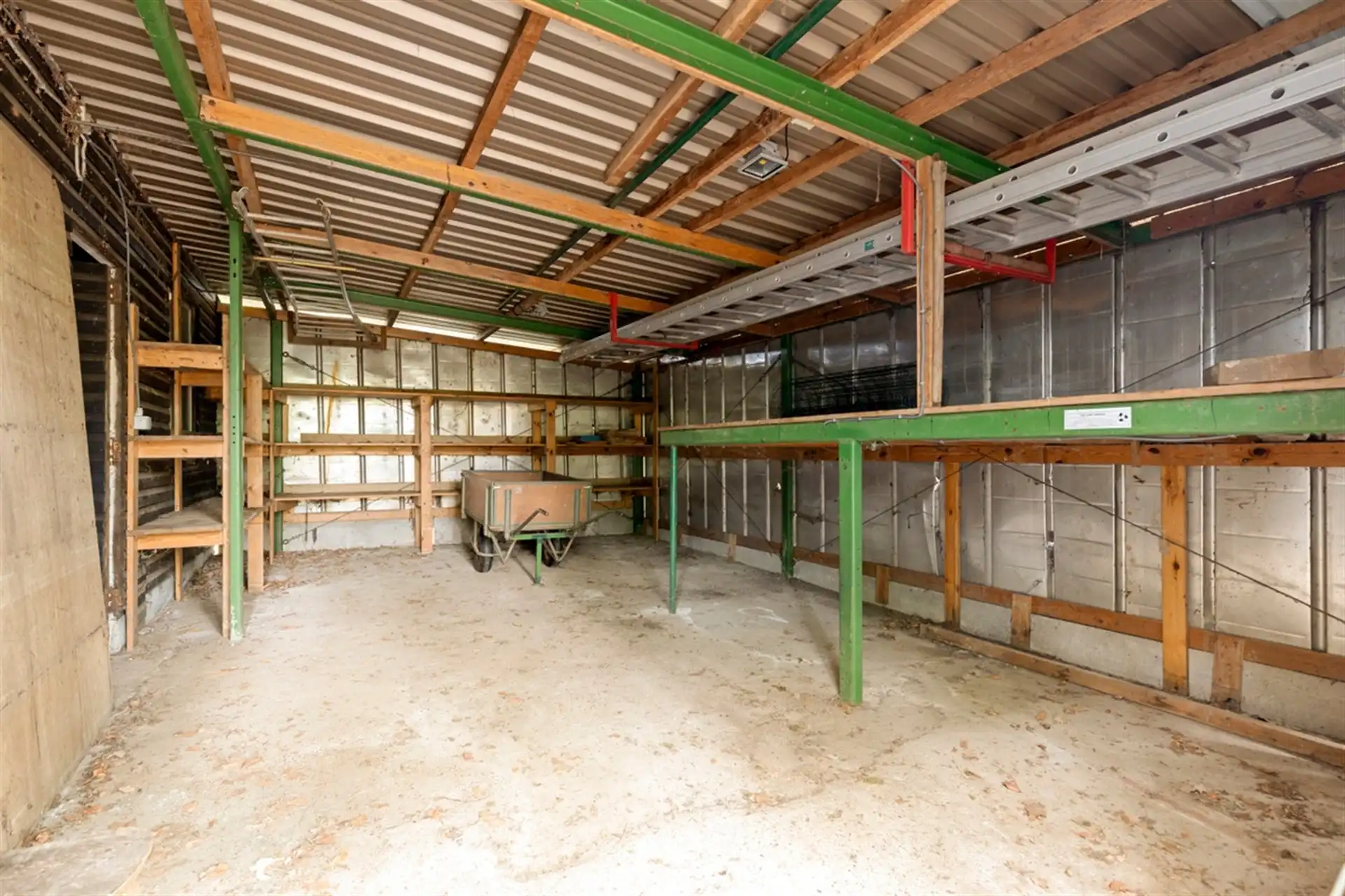 Ruime vrijstaande villa op een perceel van 3.235 m² foto 23