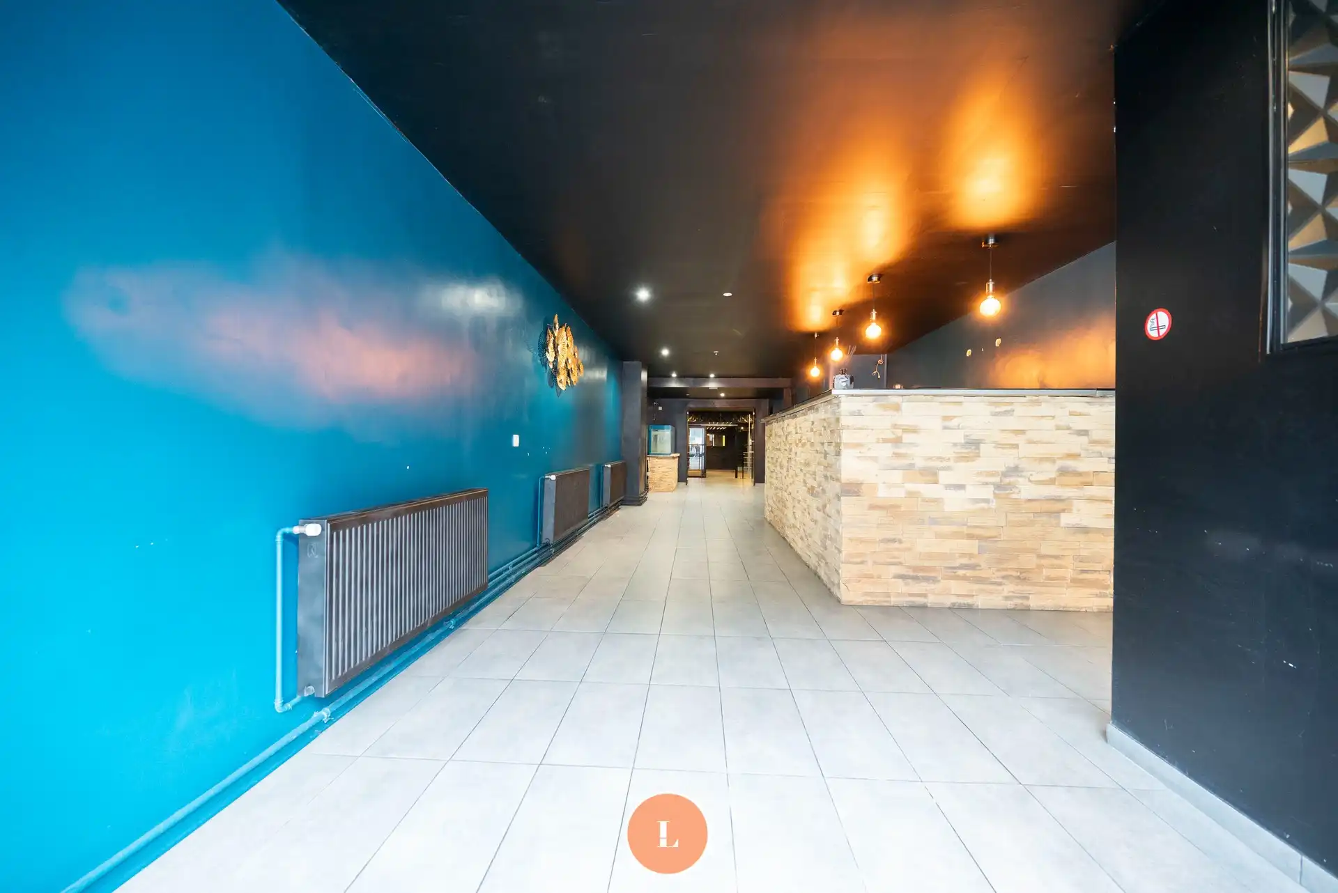 Centraal gelegen handelspand voor gemengd gebruik met uitweg! foto 2