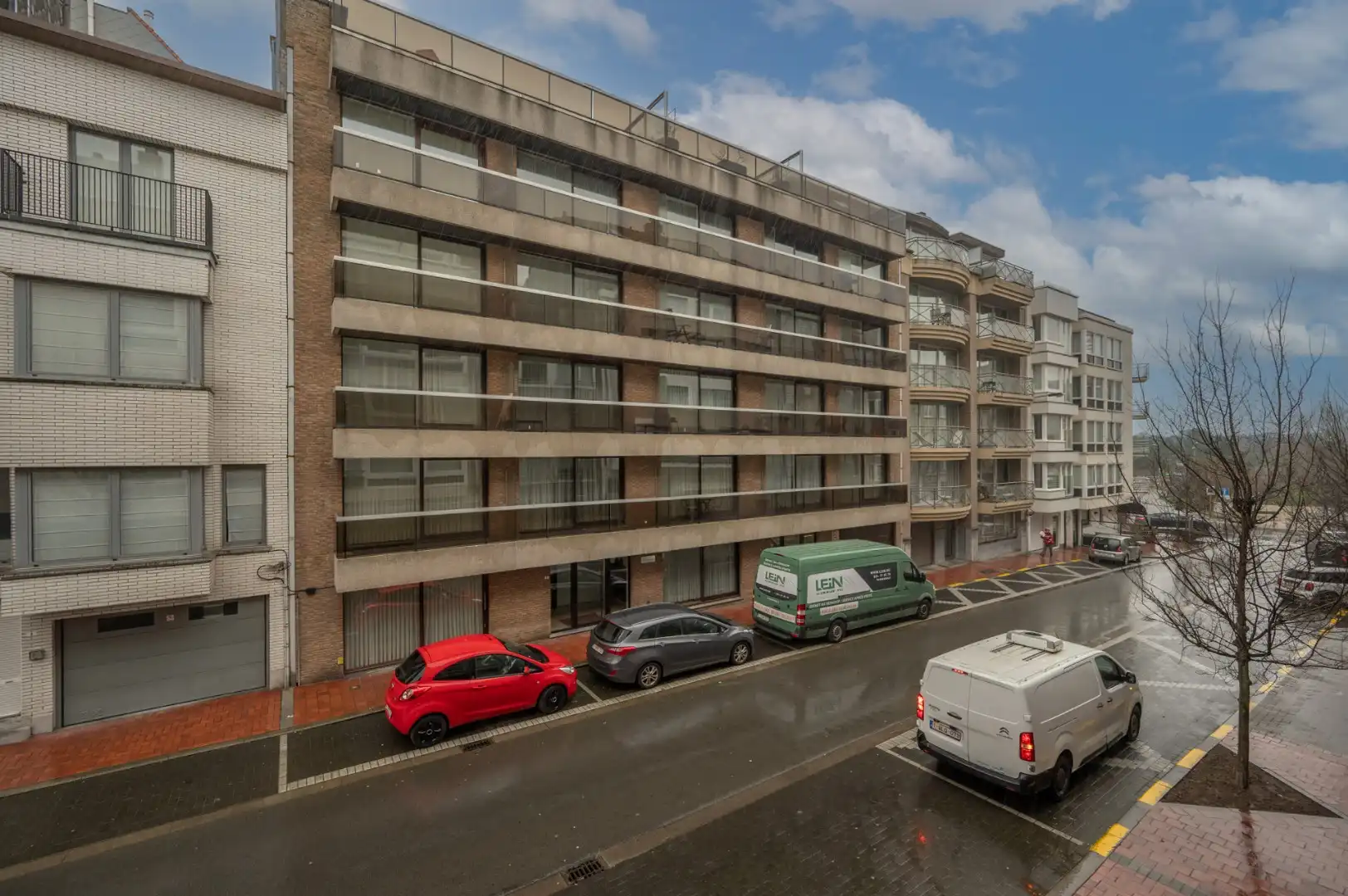 Op te frissen appartement gelegen in residentie op hoek Ieperstraat-Kustlaan, op 50 m van de Zeedijk en nabij het Driehoeksplein. foto 11