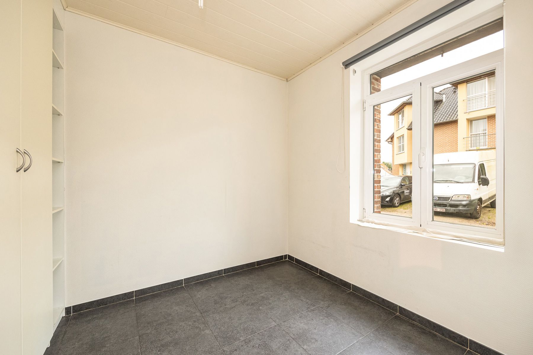 Een charmante woning met 4 slaapkamers op een perceel van 380m². foto 2