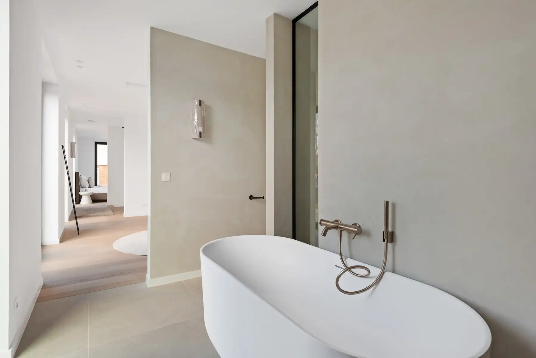 Prachtig afgewerkt nieuwbouwappartement inclusief 2 carports en 2 ruime bergingen. foto 14