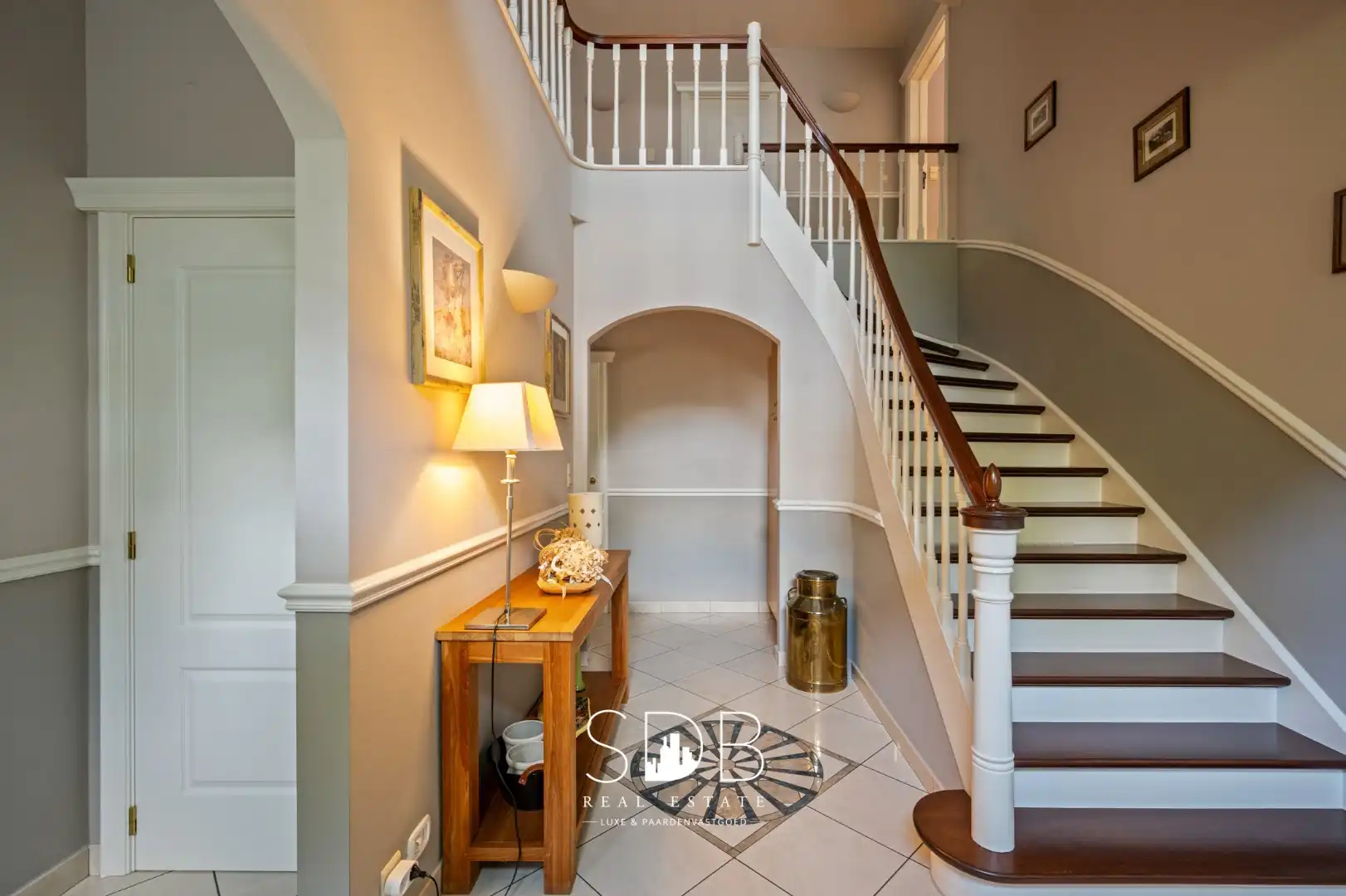 IN OPTIE - Prachtig landhuis met paardenfaciliteiten op 15.804m² foto 9