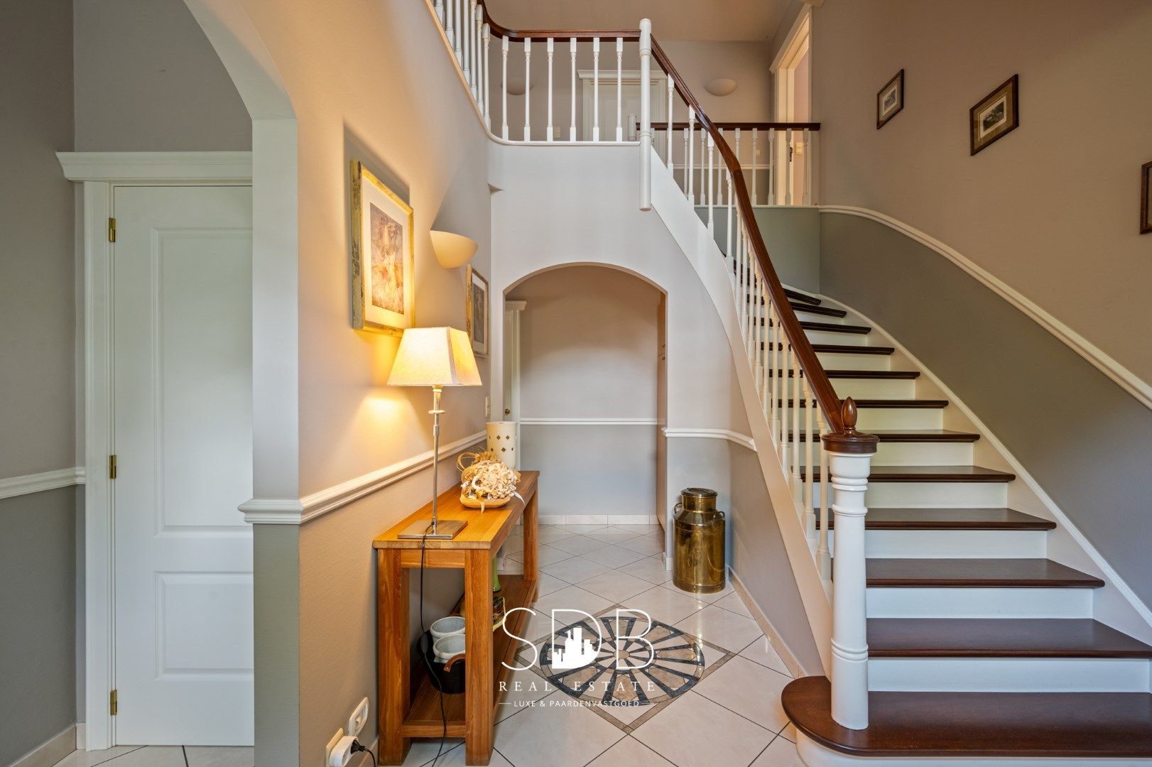 Prachtig landhuis met paardenfaciliteiten op 15.804m² foto 9