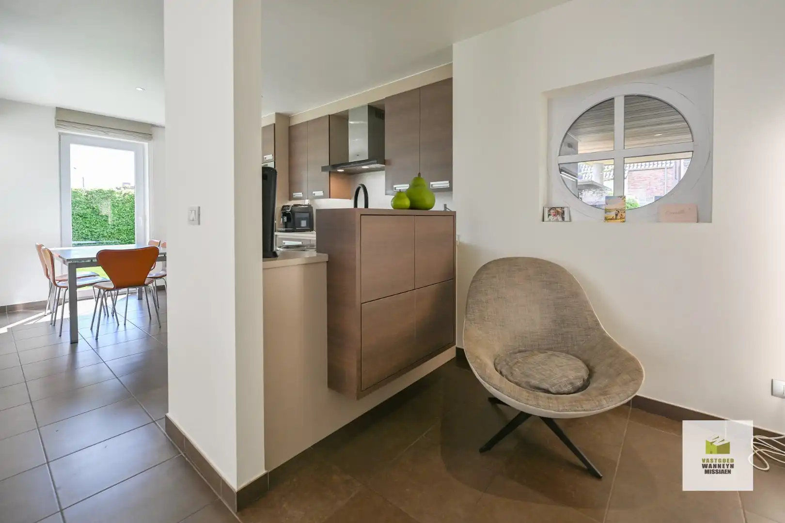 Energiezuinige alleenstaande woning met 5 slaapkamers op rustige ligging. foto 4