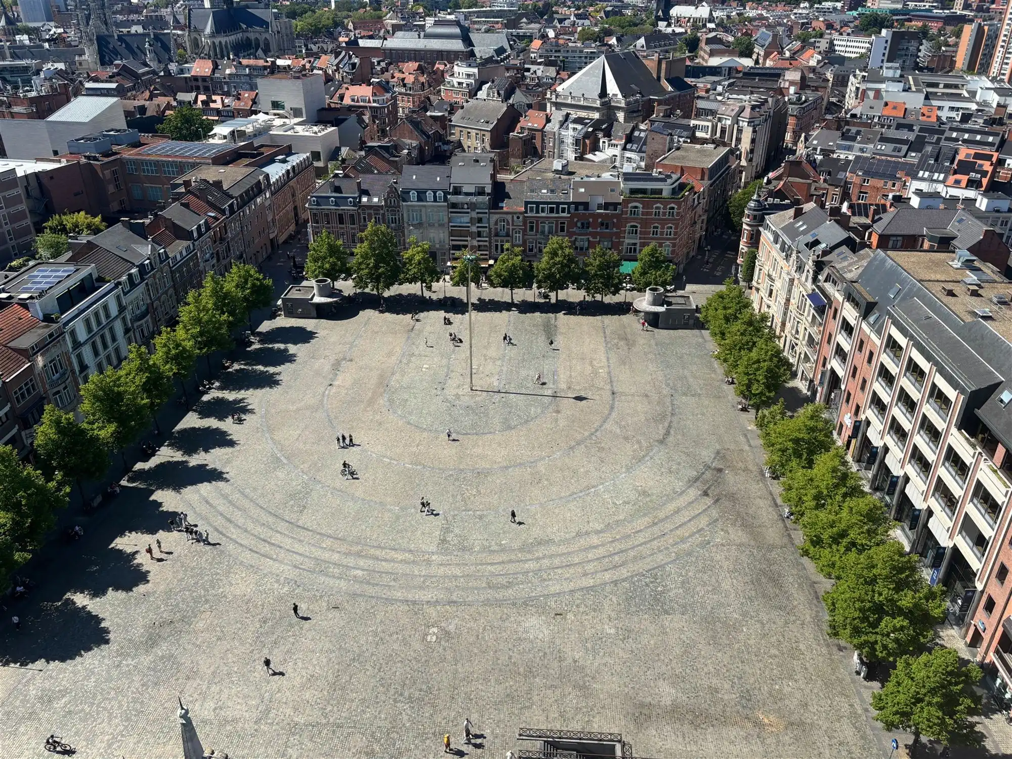 DISCRETE VERKOOP - Opbrengstpand Centrum Leuven foto {{pictureIndex}}