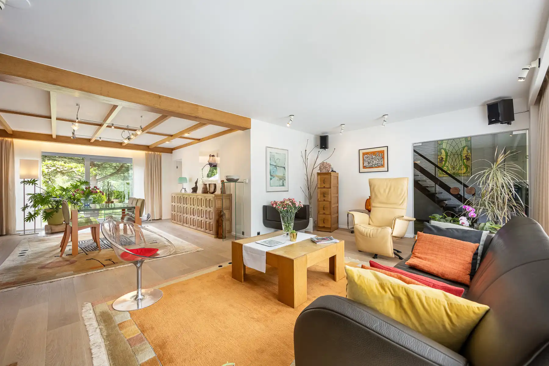 Degelijke en energiezuinige villa  op ca. 1000 m2 foto 4