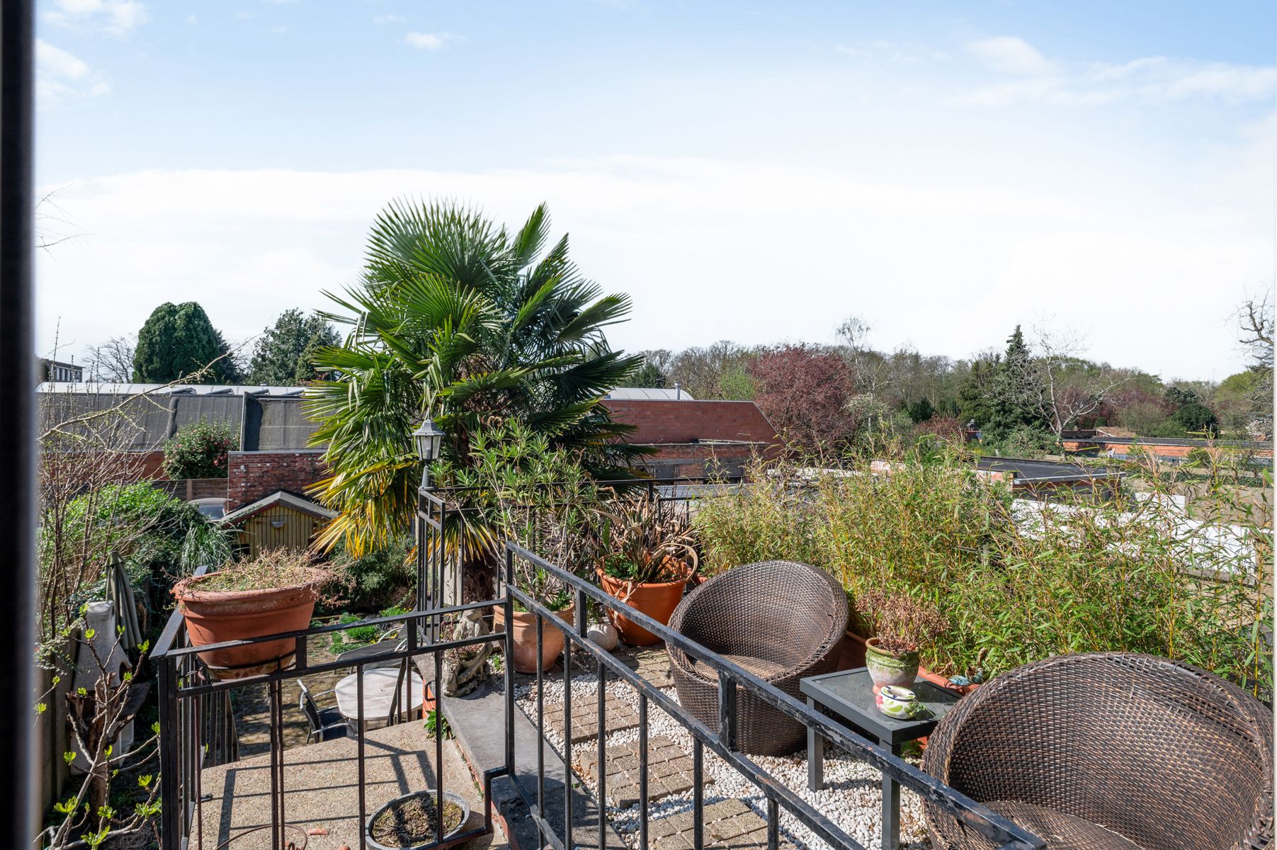 Karaktervolle ruime woning op top locatie foto 2
