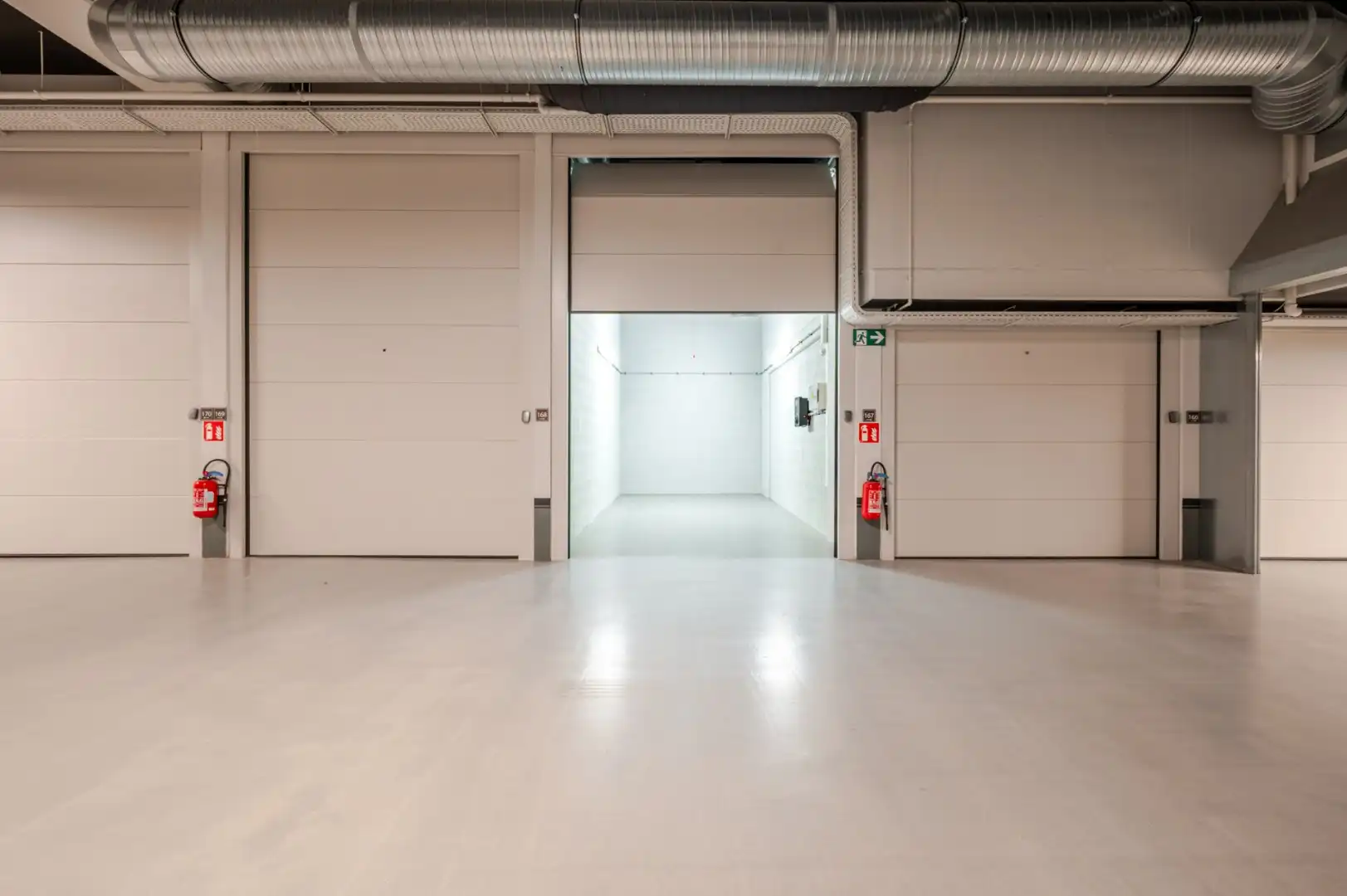 GESLOTEN GARAGEBOX - ALBERTPLEIN - ZOUTE foto 3