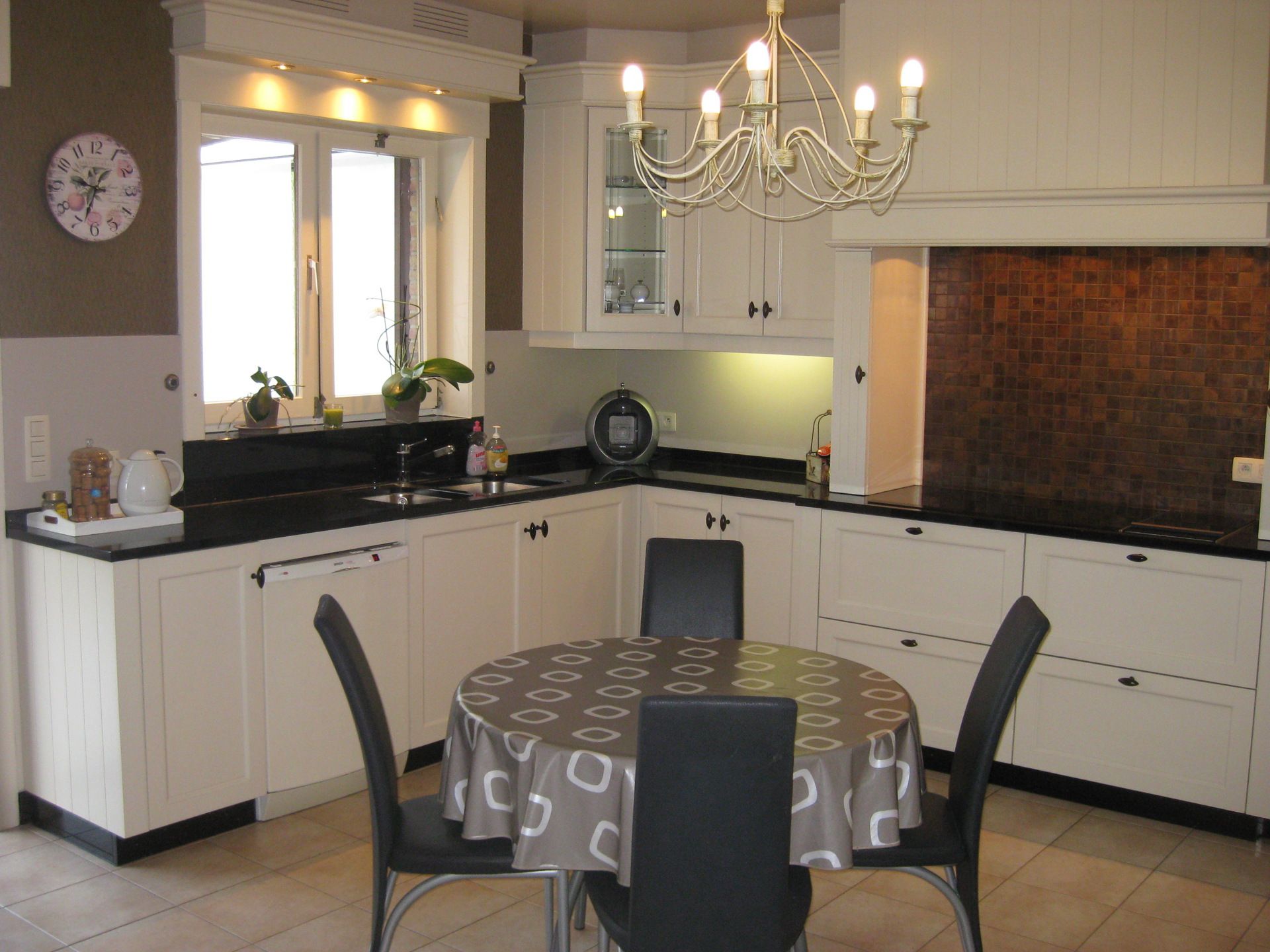 Robuuste karaktervolle woning met loods en weide  foto 6