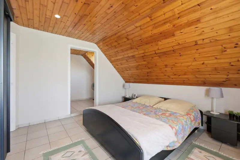 Villa met loods foto 20