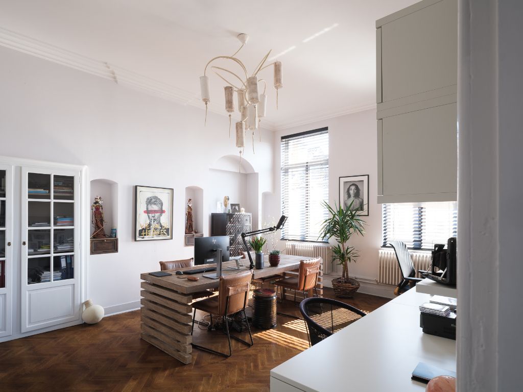 Karaktervol appartement (213 m²) op een gegeerde centrumlocatie foto {{pictureIndex}}