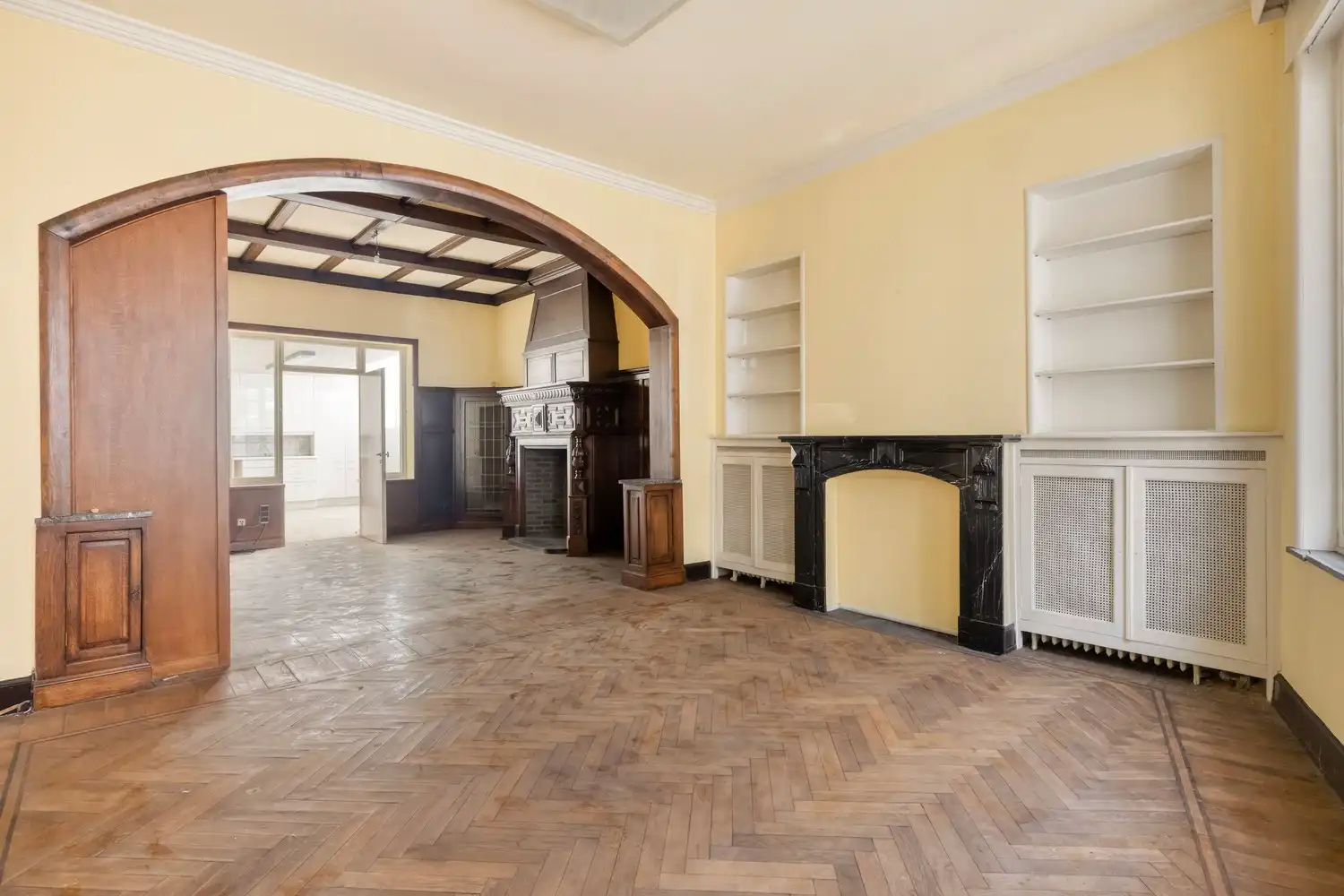 Charmante te renoveren burgerwoning te koop in Kortrijk foto 4