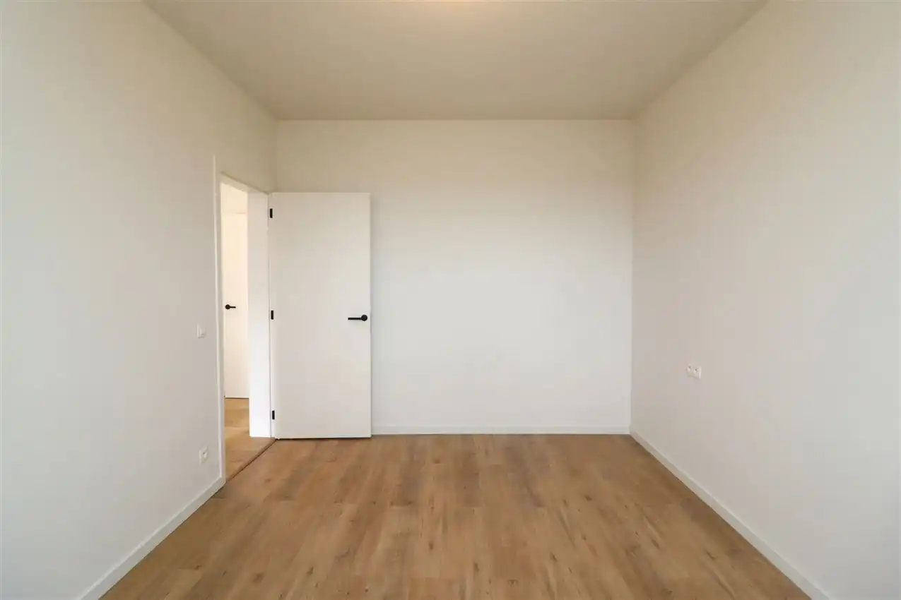 Gerenoveerde woning met 4 slpk, tuin, garage foto 27